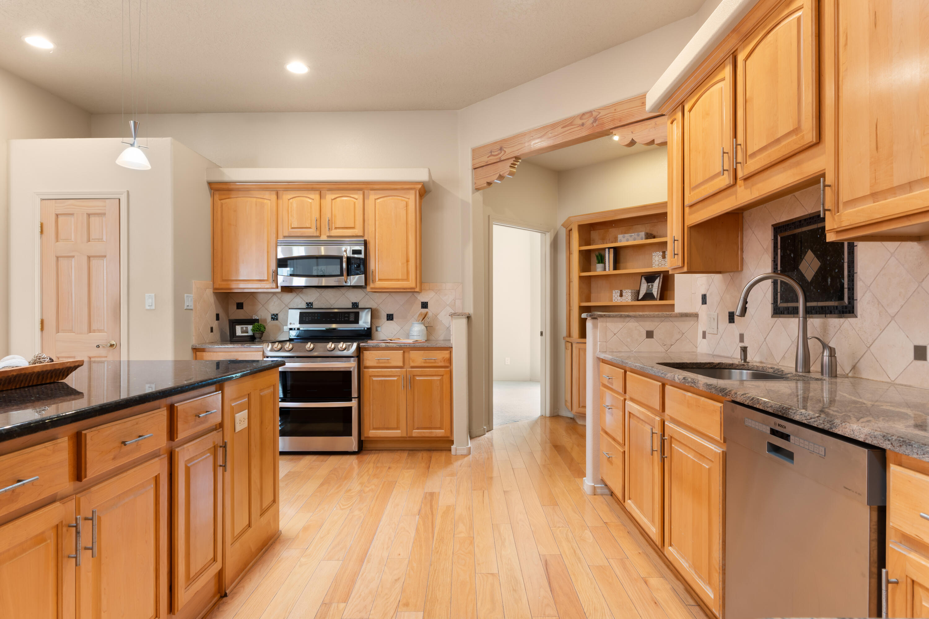 500 Laguna Seca Lane NW