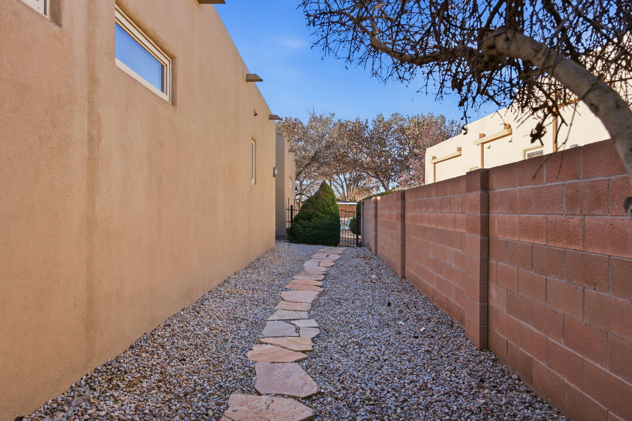 500 Laguna Seca Lane NW