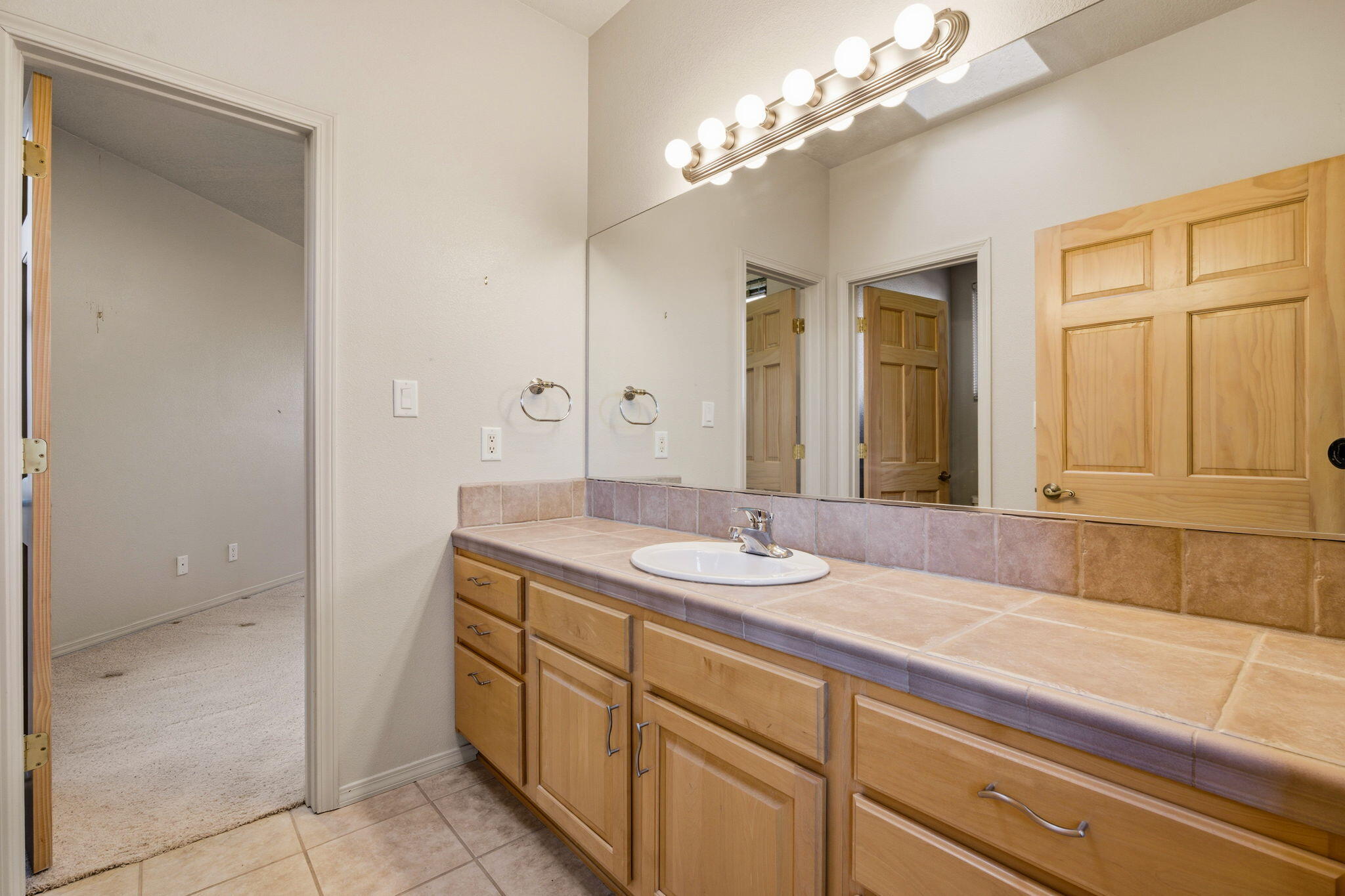 500 Laguna Seca Lane NW
