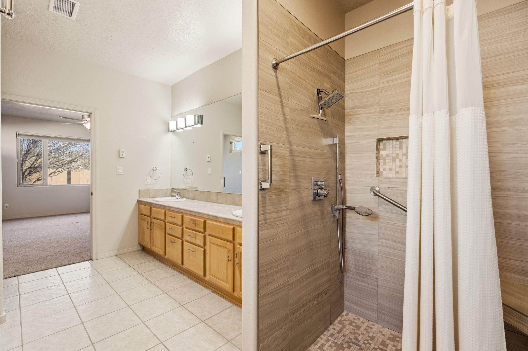 500 Laguna Seca Lane NW