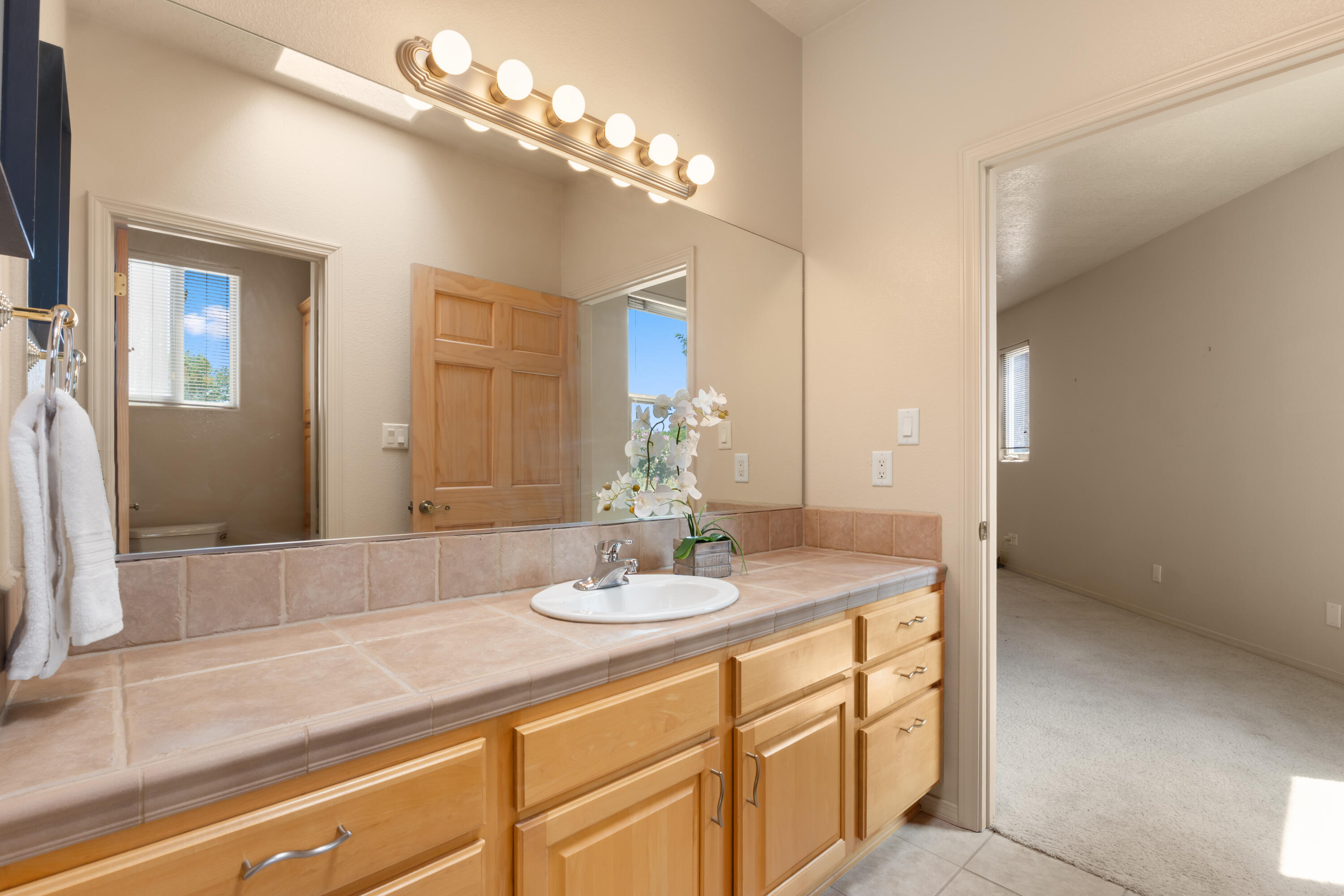 500 Laguna Seca Lane NW