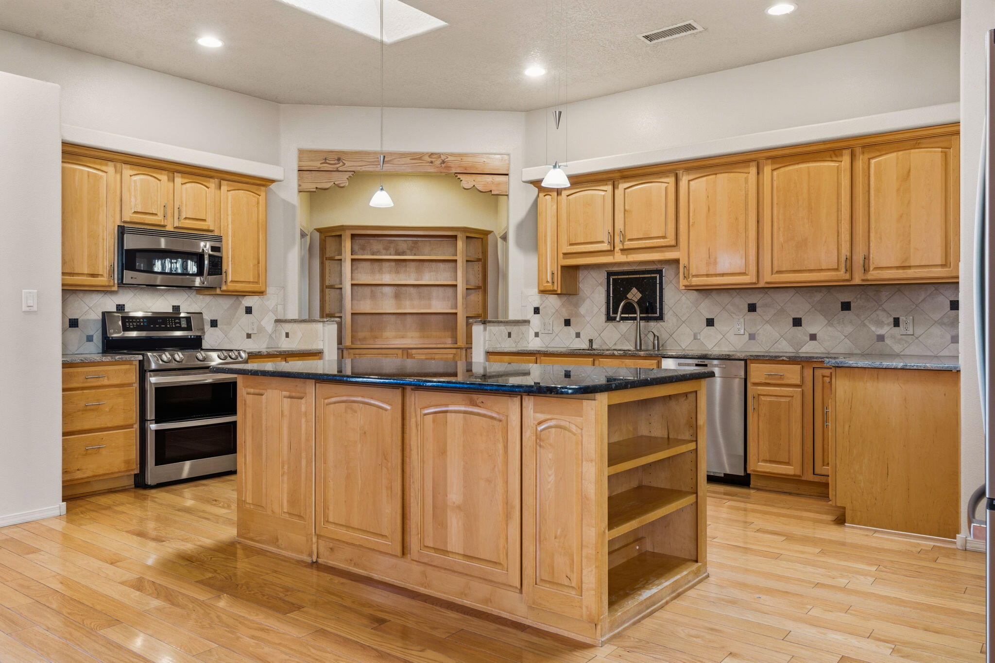 500 Laguna Seca Lane NW