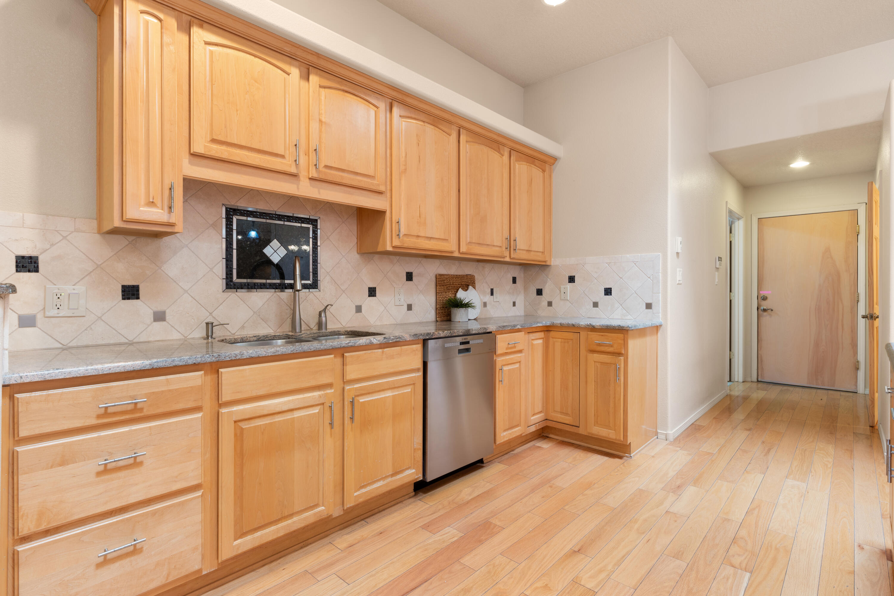 500 Laguna Seca Lane NW