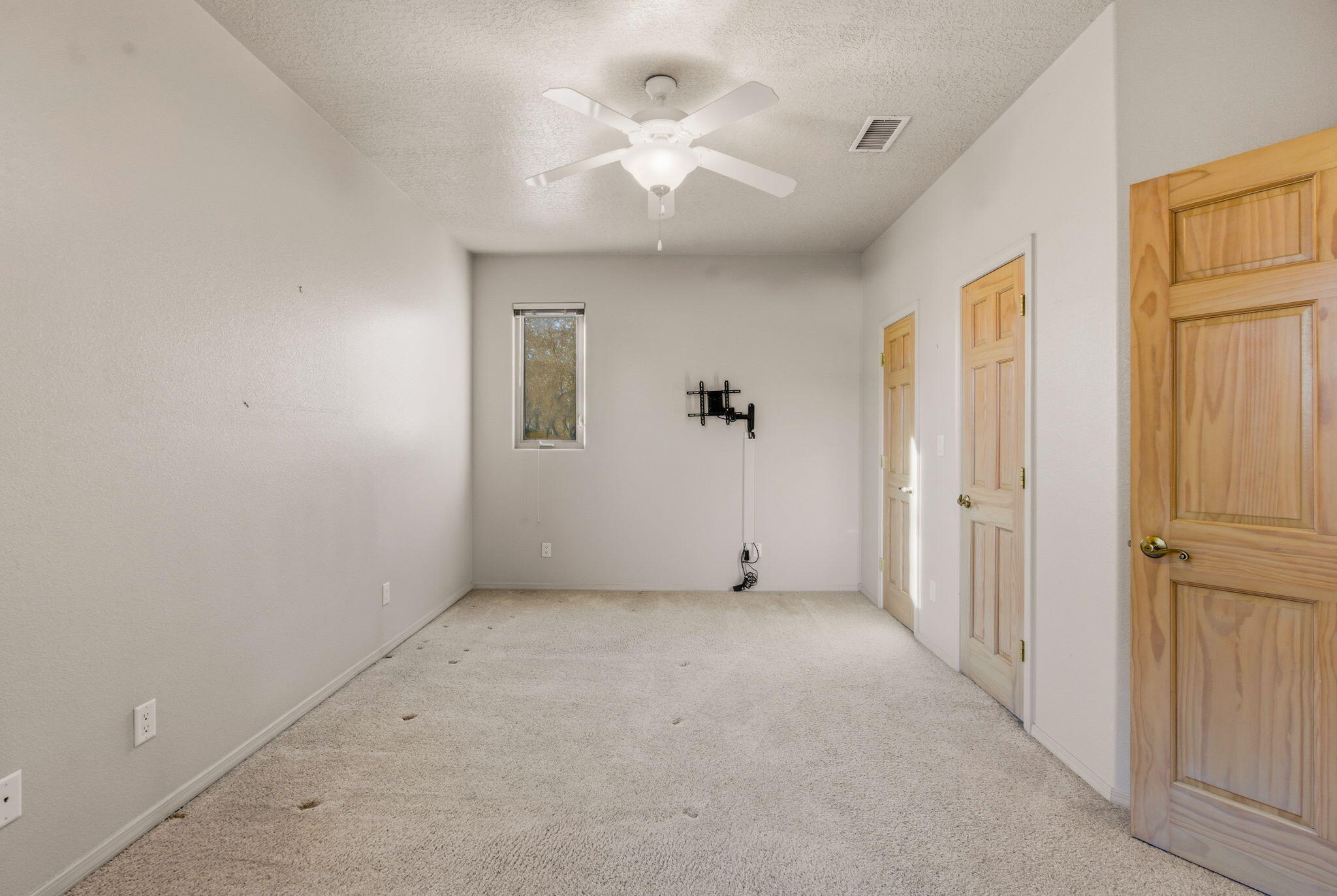 500 Laguna Seca Lane NW