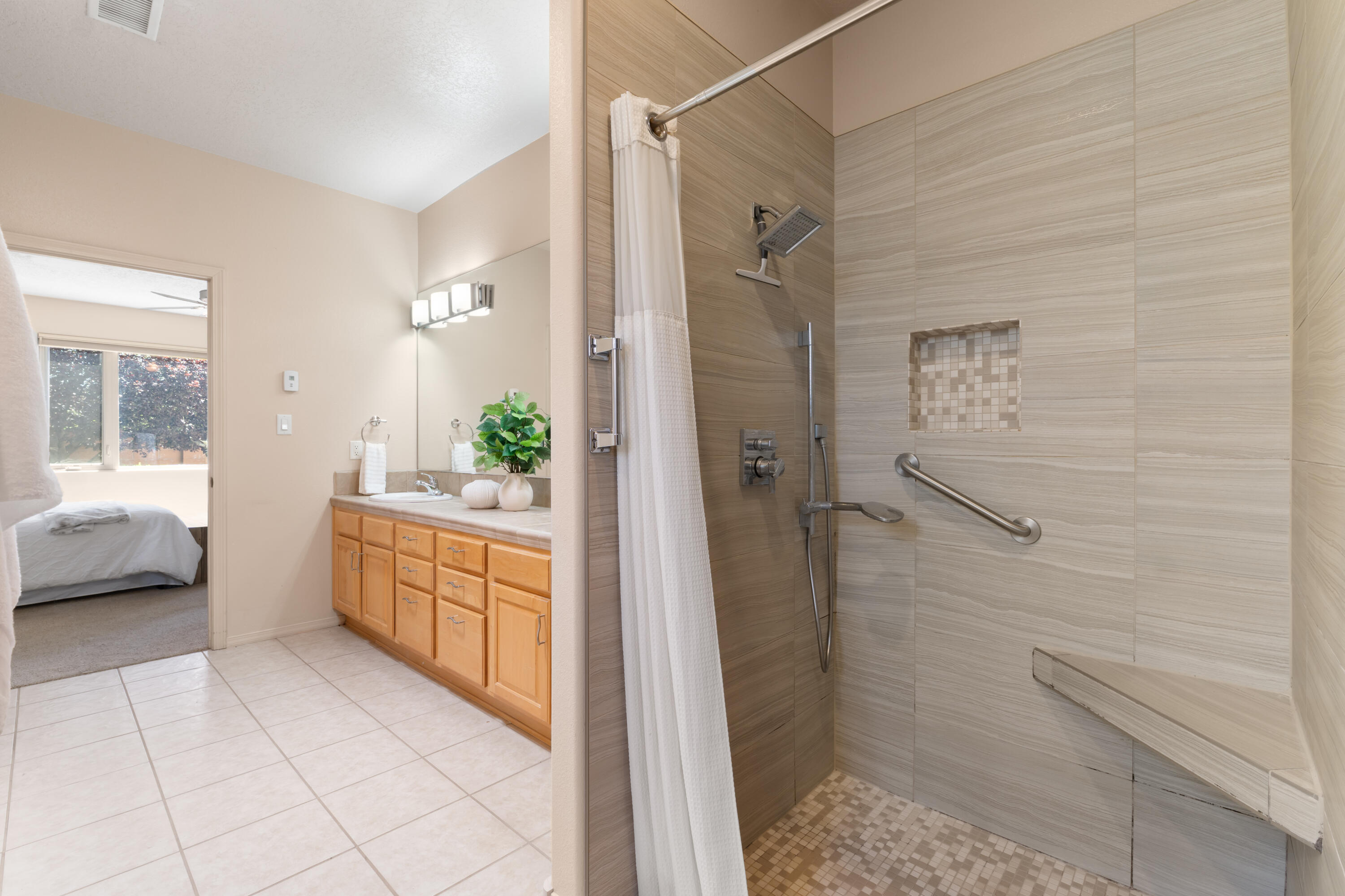 500 Laguna Seca Lane NW
