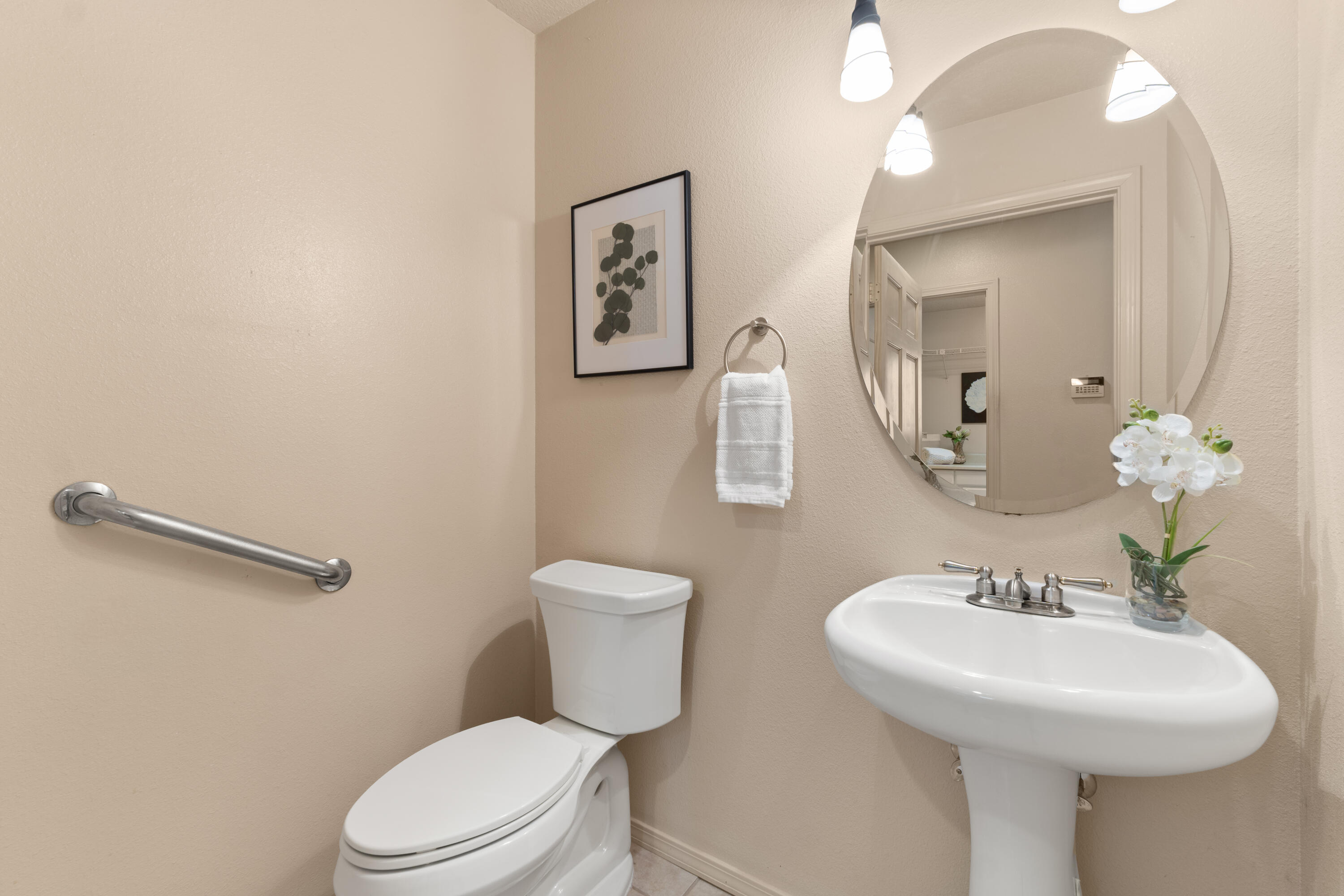 500 Laguna Seca Lane NW