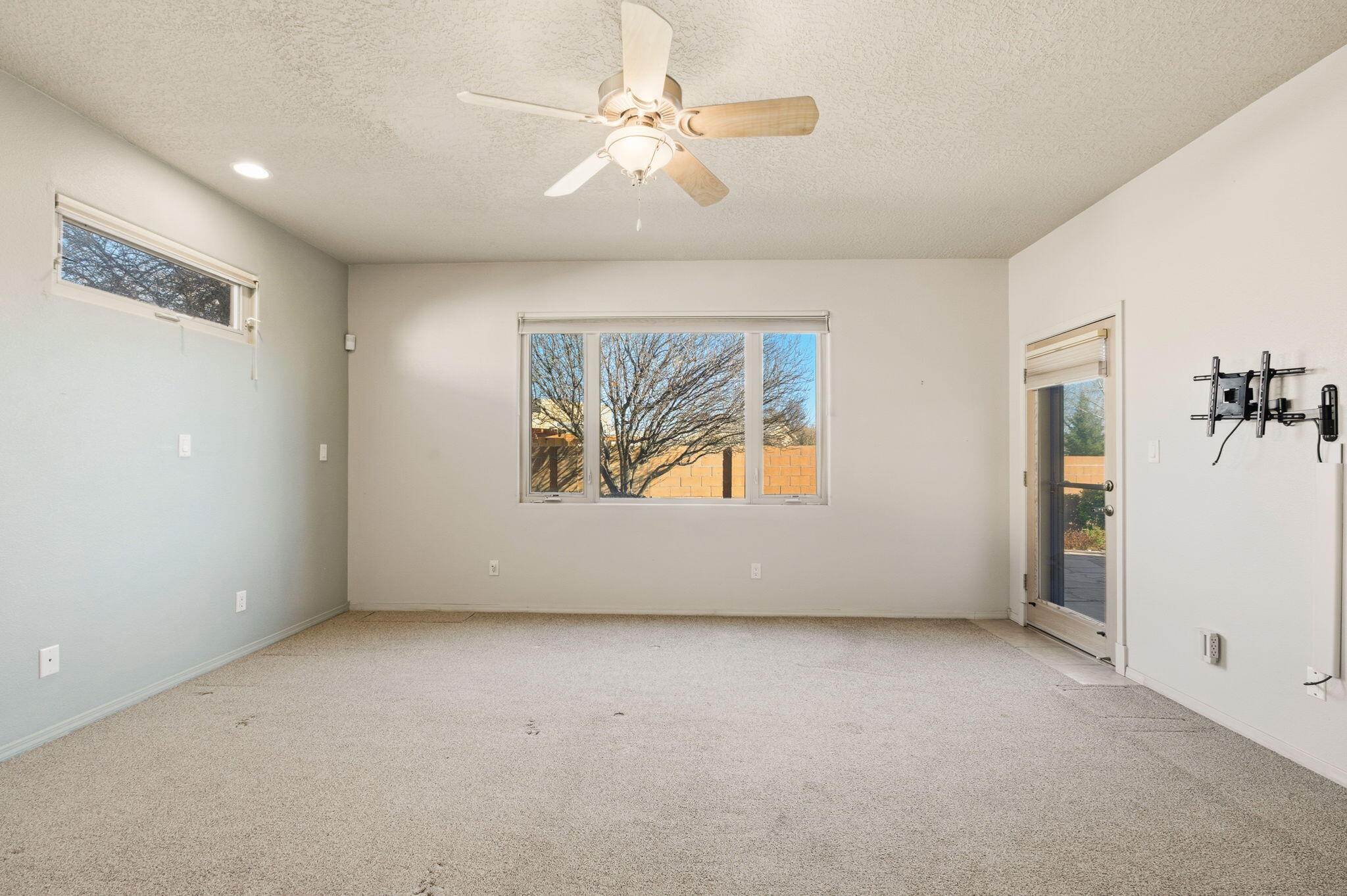 500 Laguna Seca Lane NW