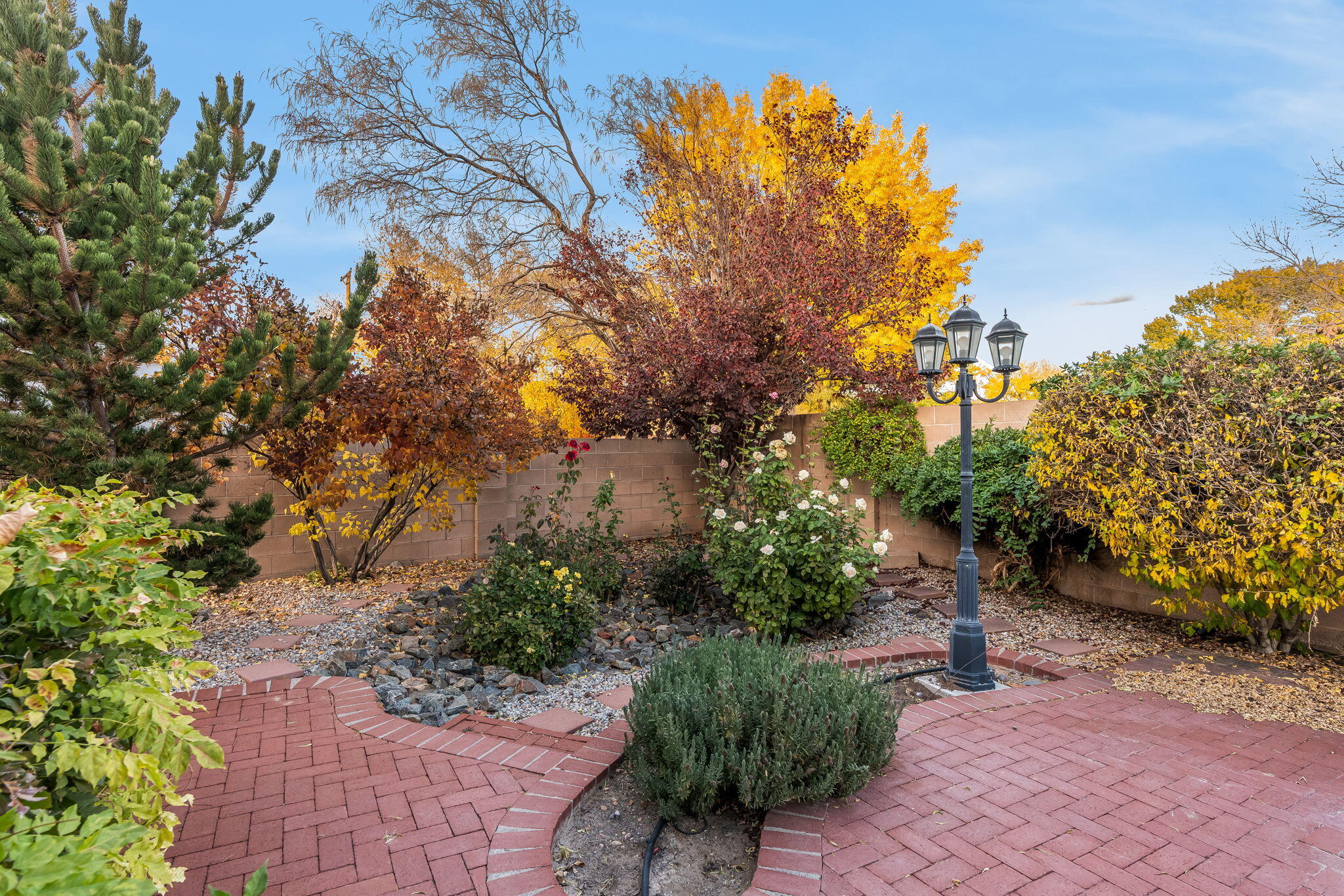 508 Laguna Seca Lane NW