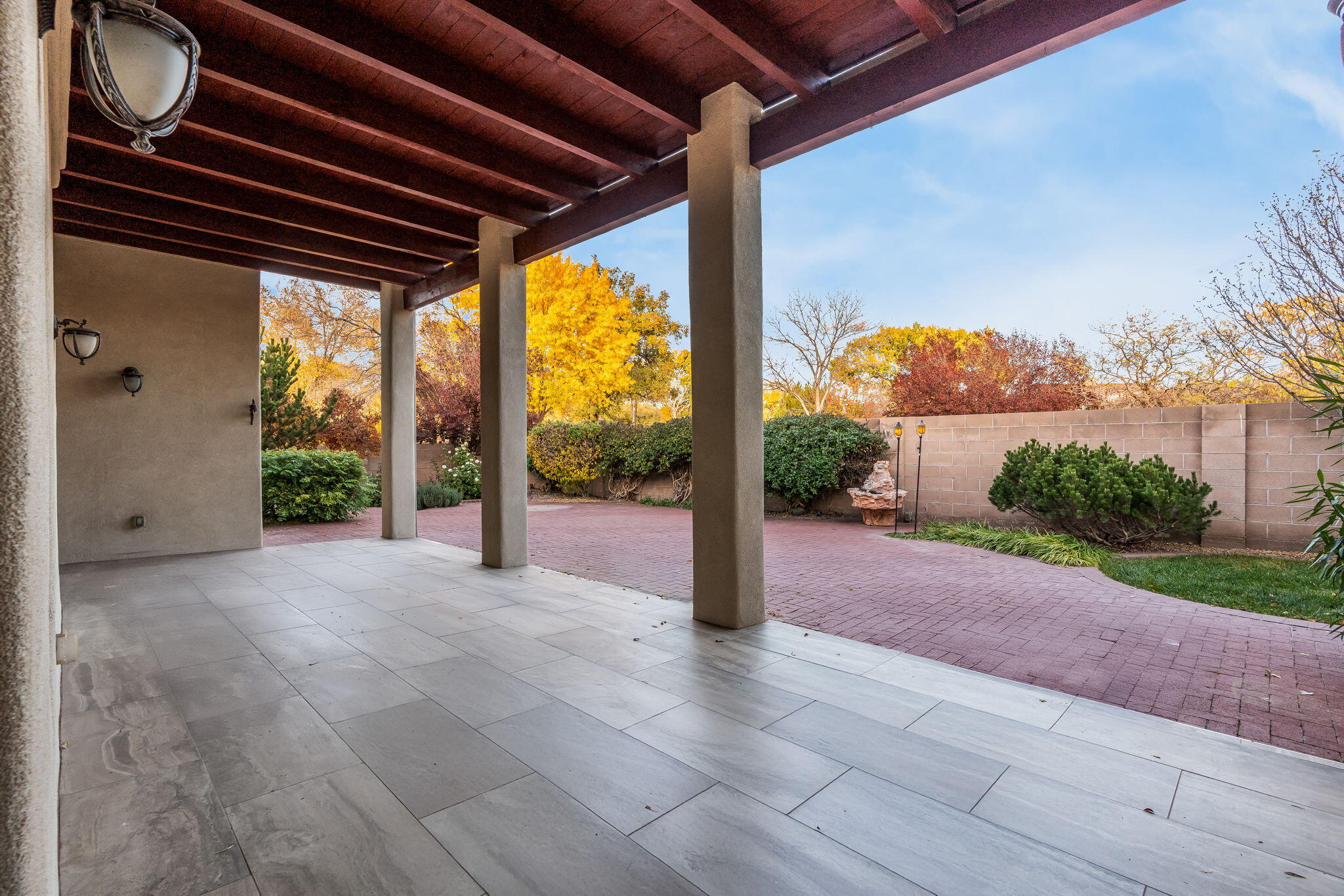 508 Laguna Seca Lane NW