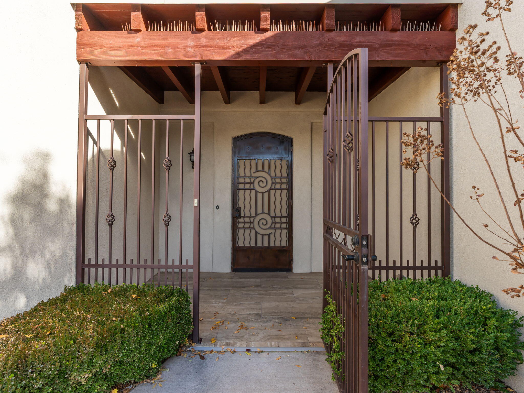 508 Laguna Seca Lane NW