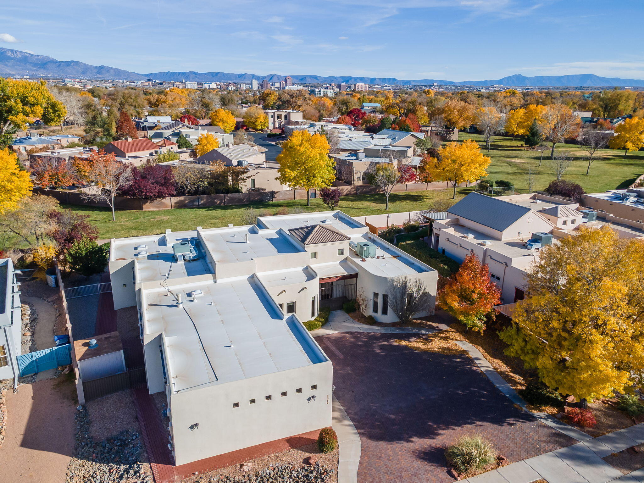 508 Laguna Seca Lane NW