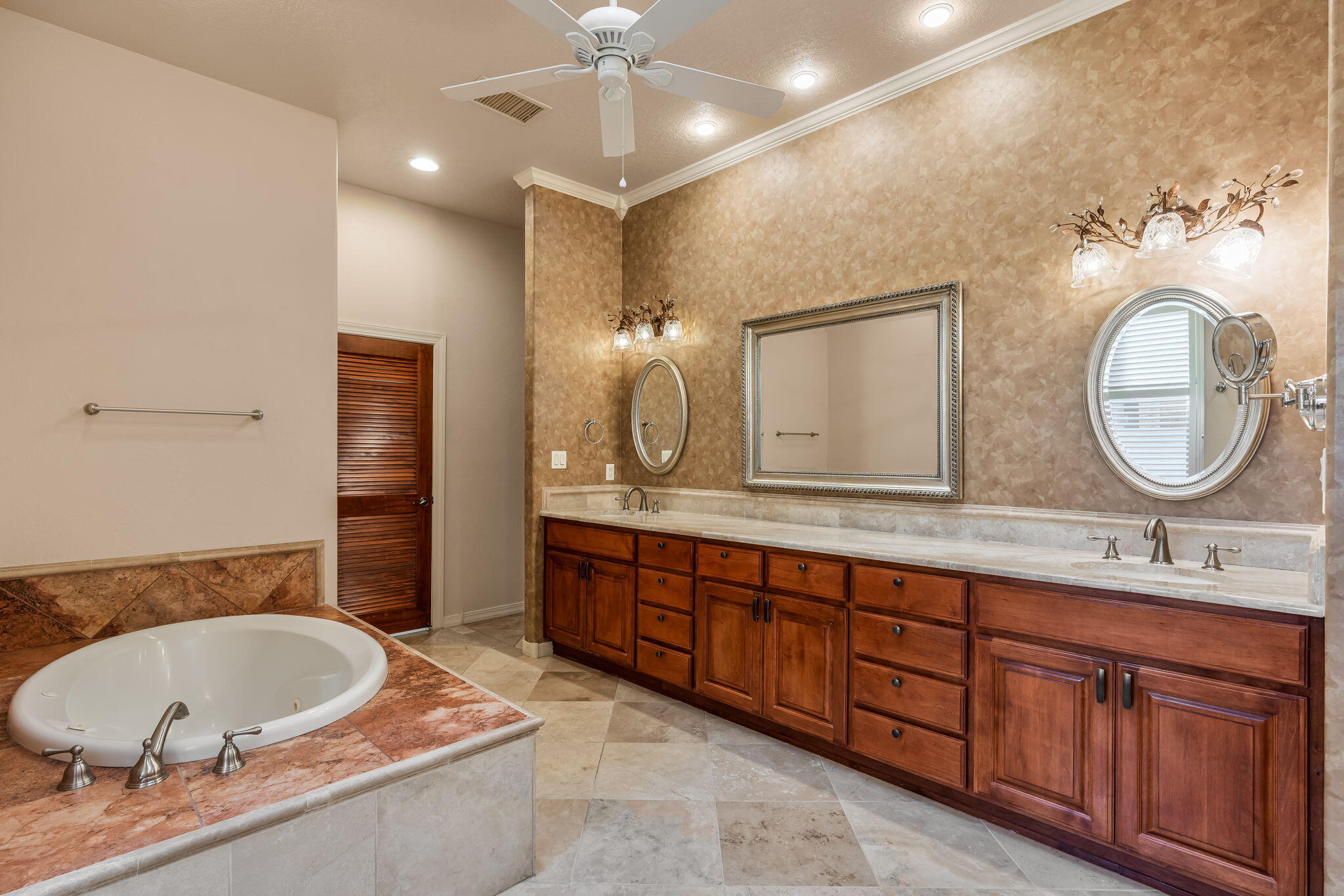508 Laguna Seca Lane NW