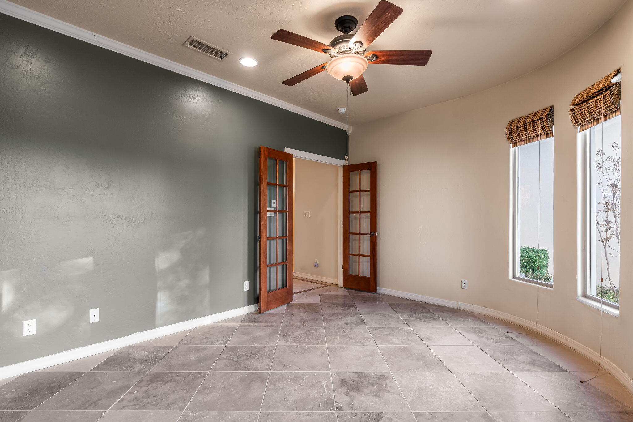 508 Laguna Seca Lane NW