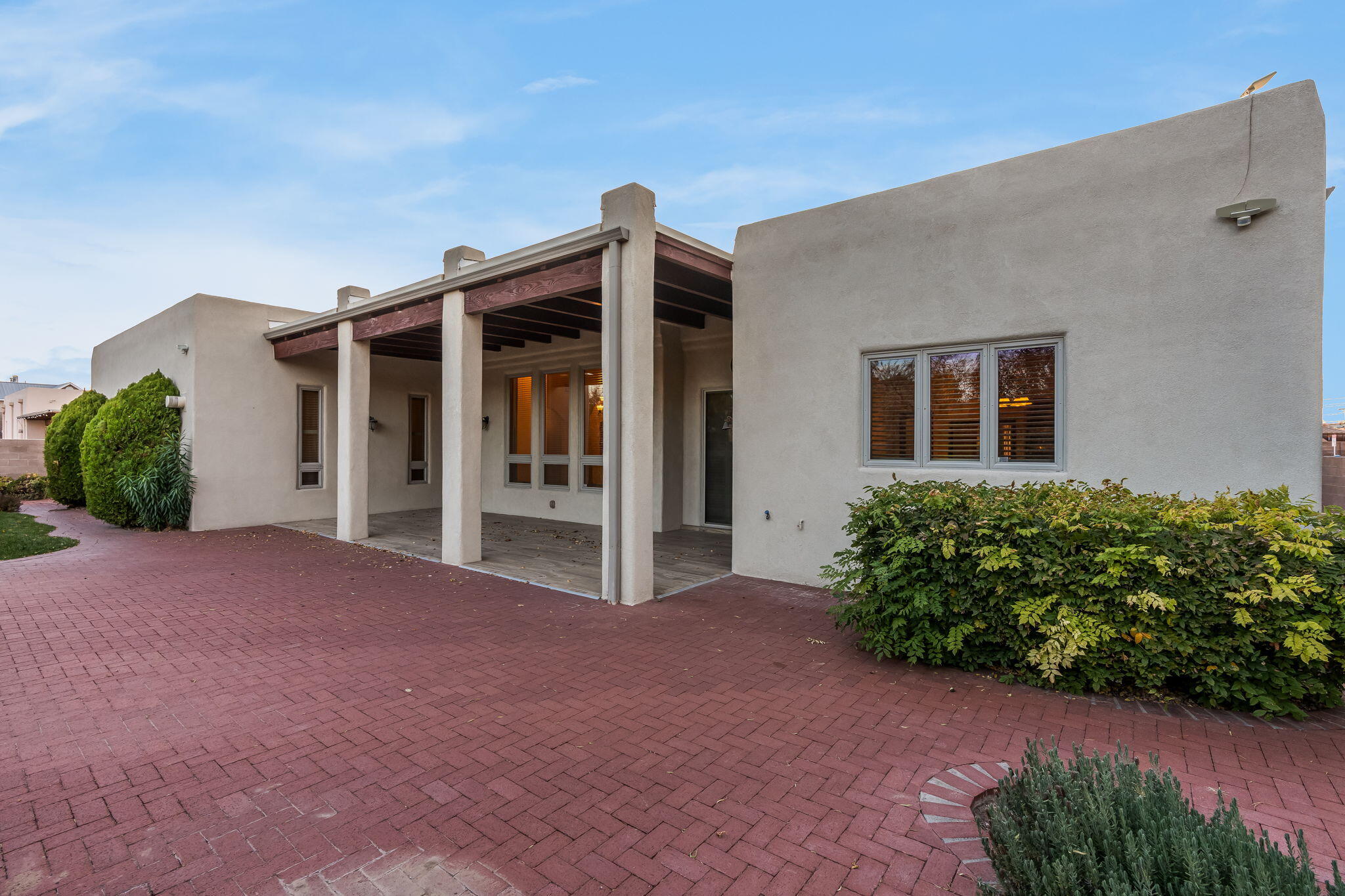 508 Laguna Seca Lane NW