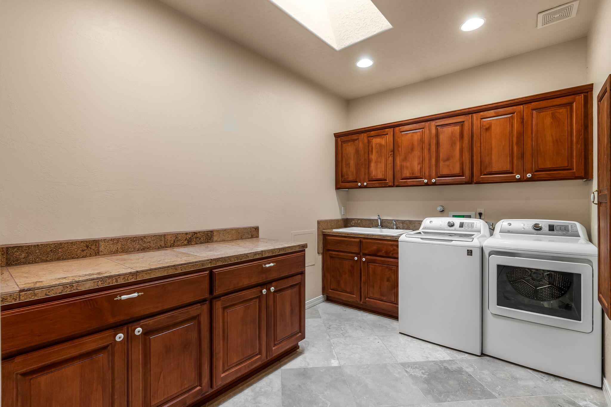 508 Laguna Seca Lane NW