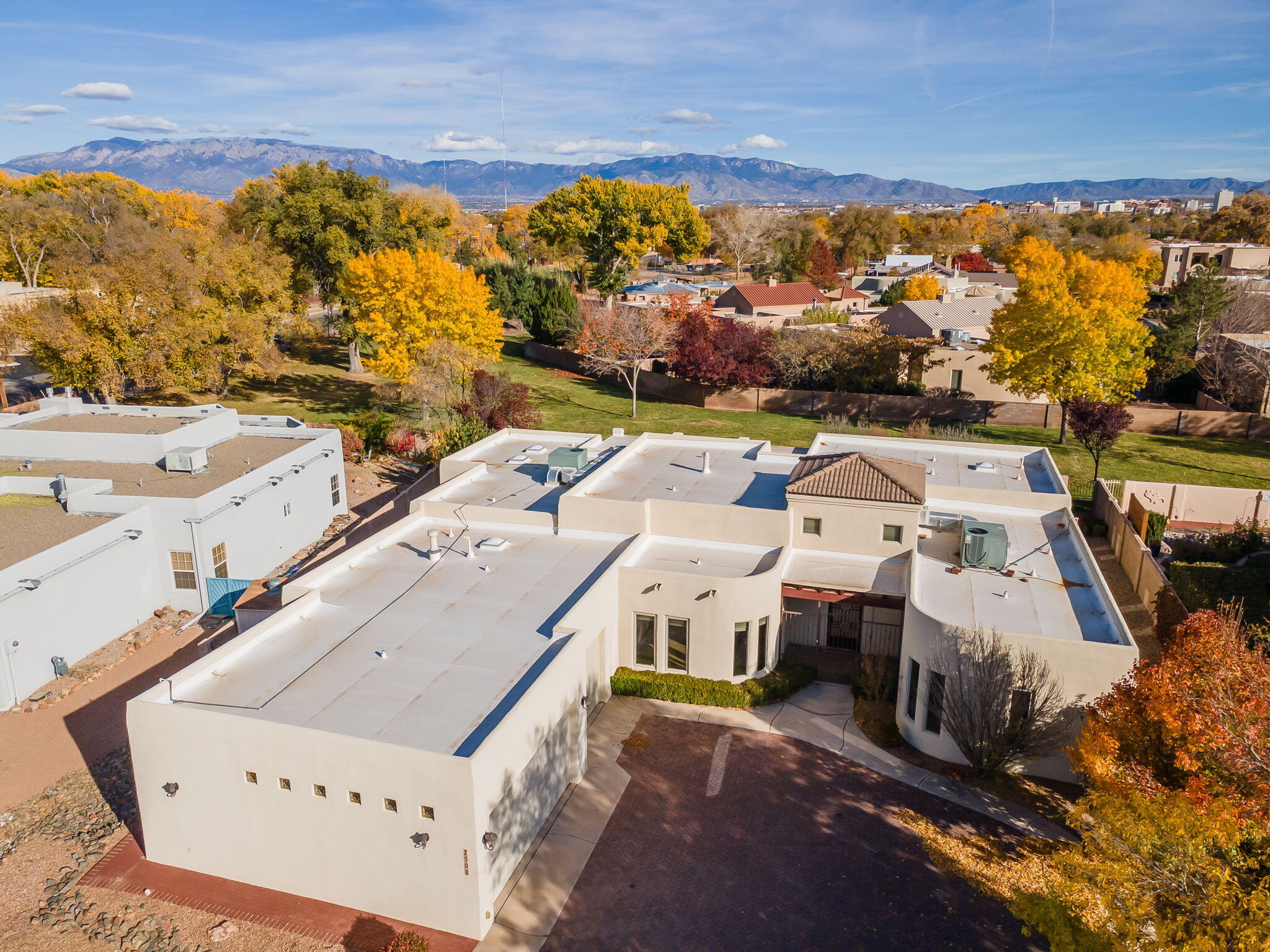 508 Laguna Seca Lane NW