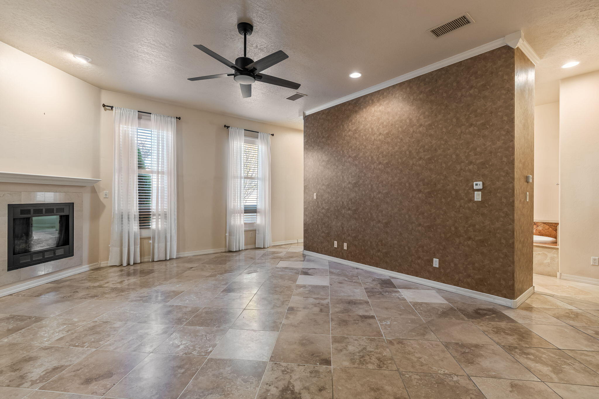 508 Laguna Seca Lane NW