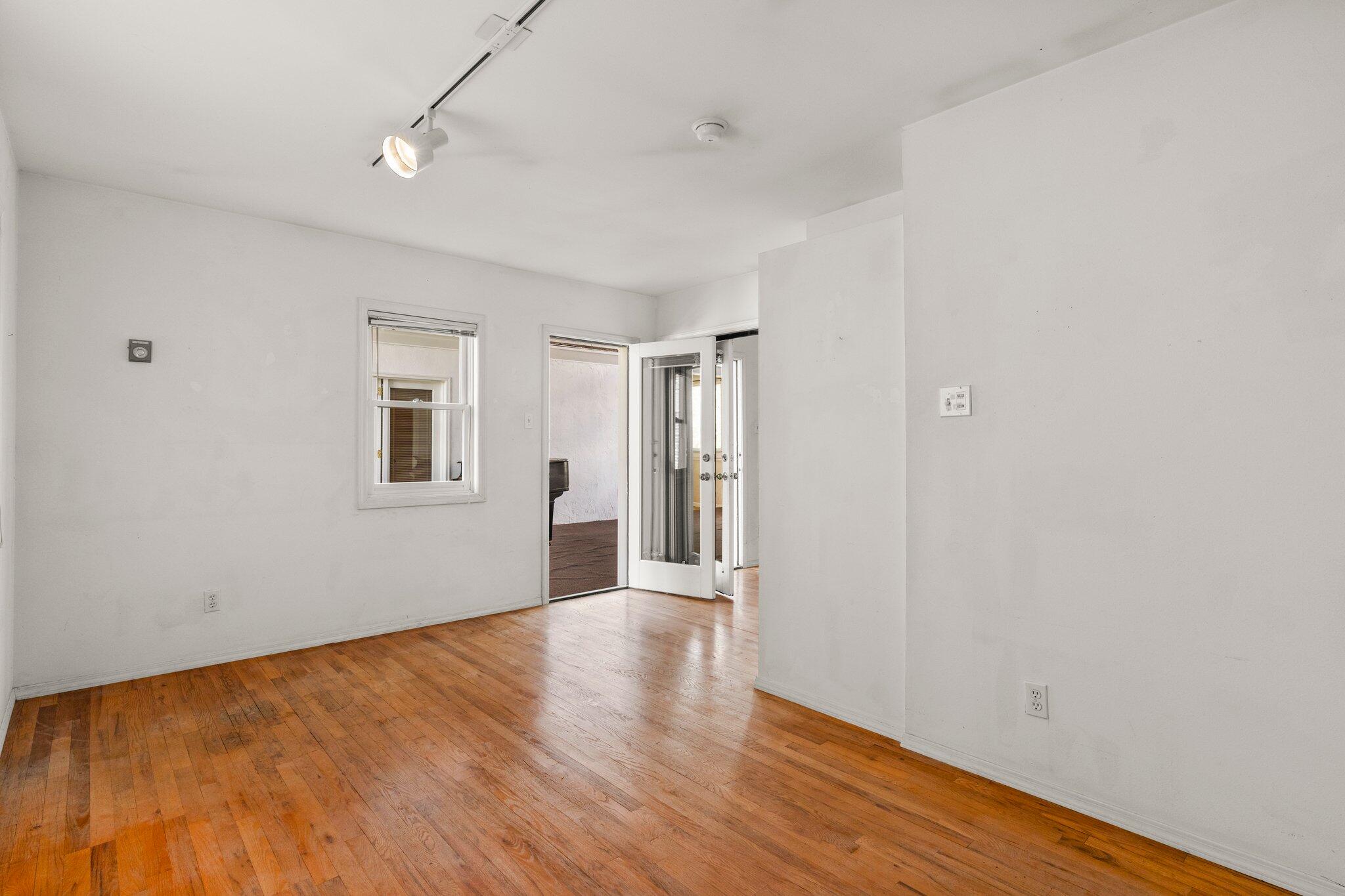 1700 Mountain Road NW
