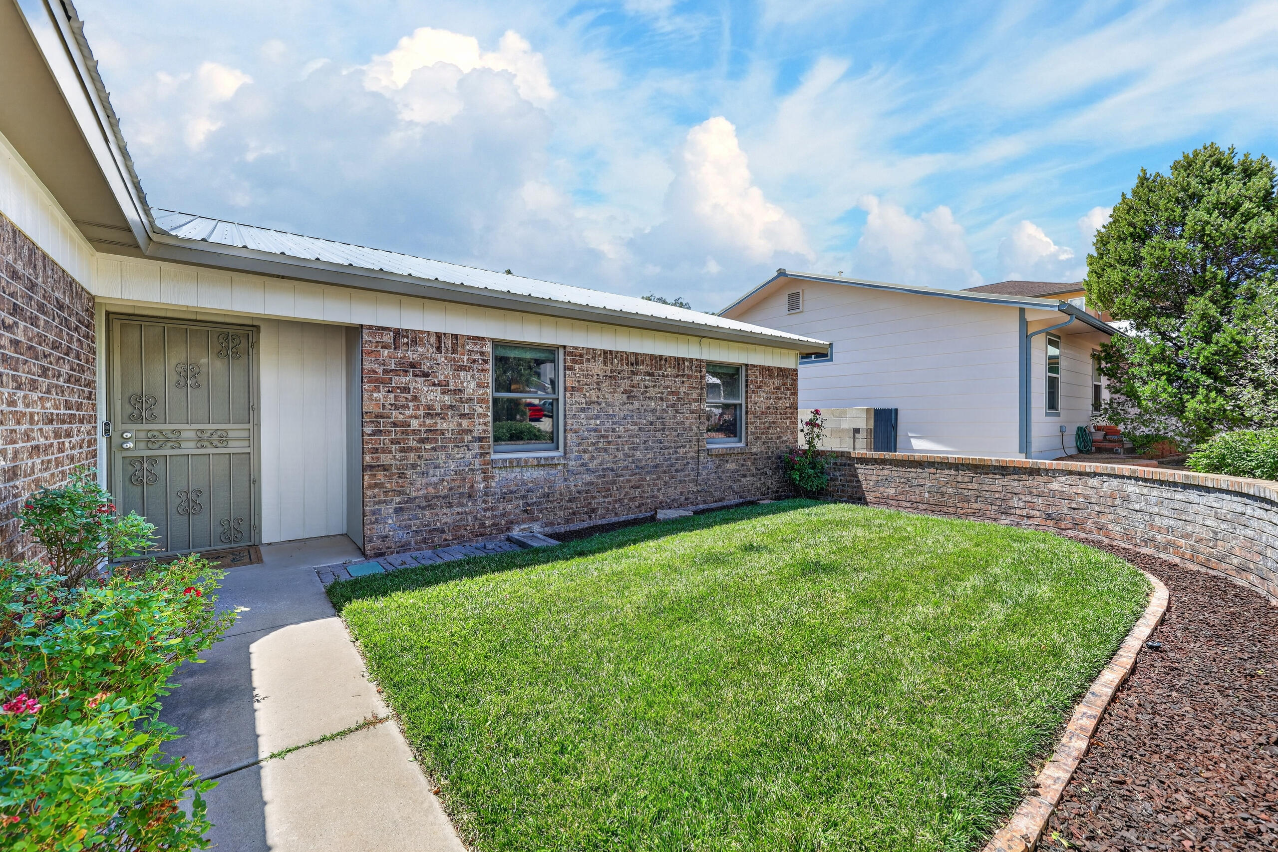 219 Monte Largo Drive NE