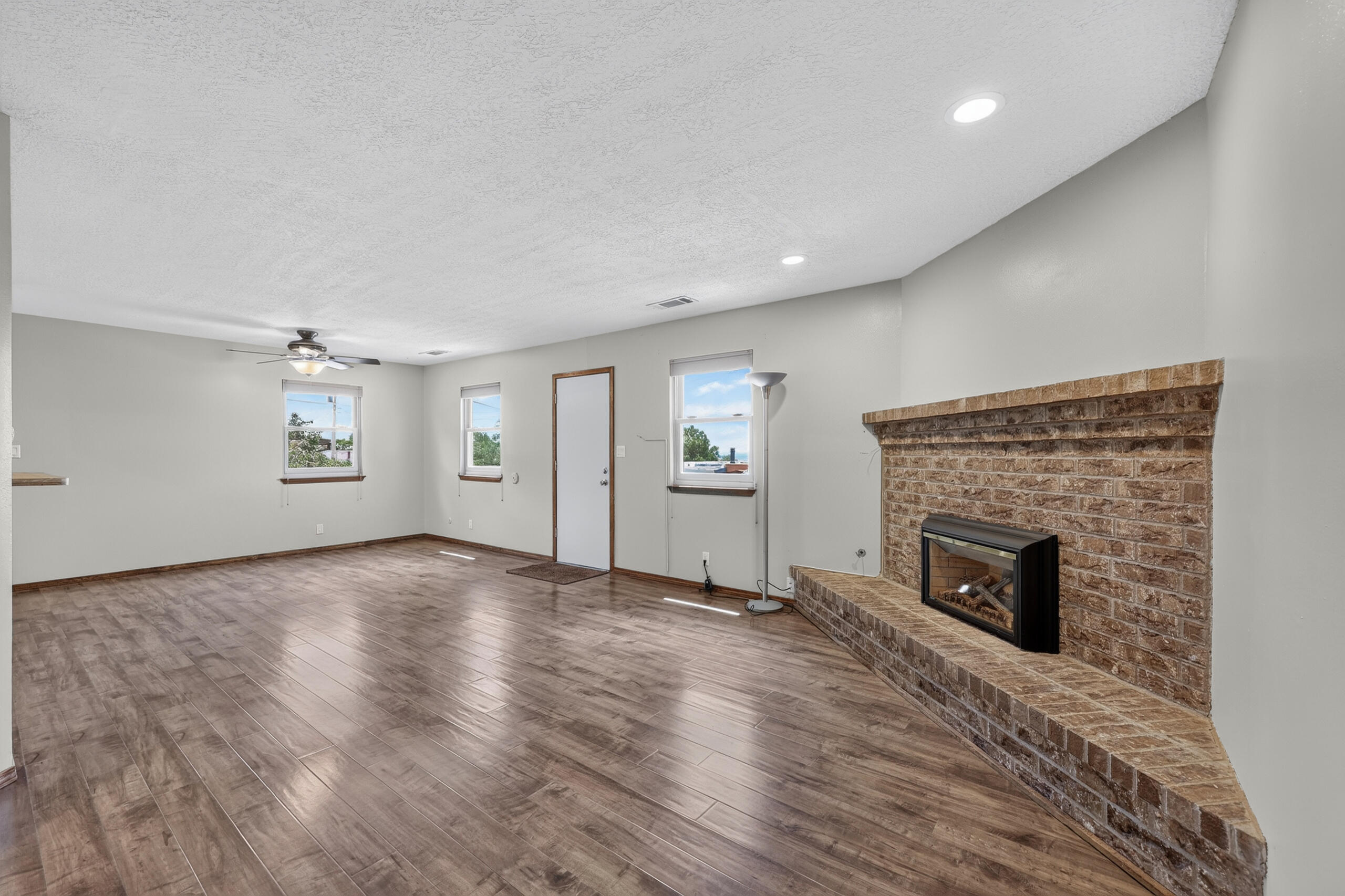 219 Monte Largo Drive NE