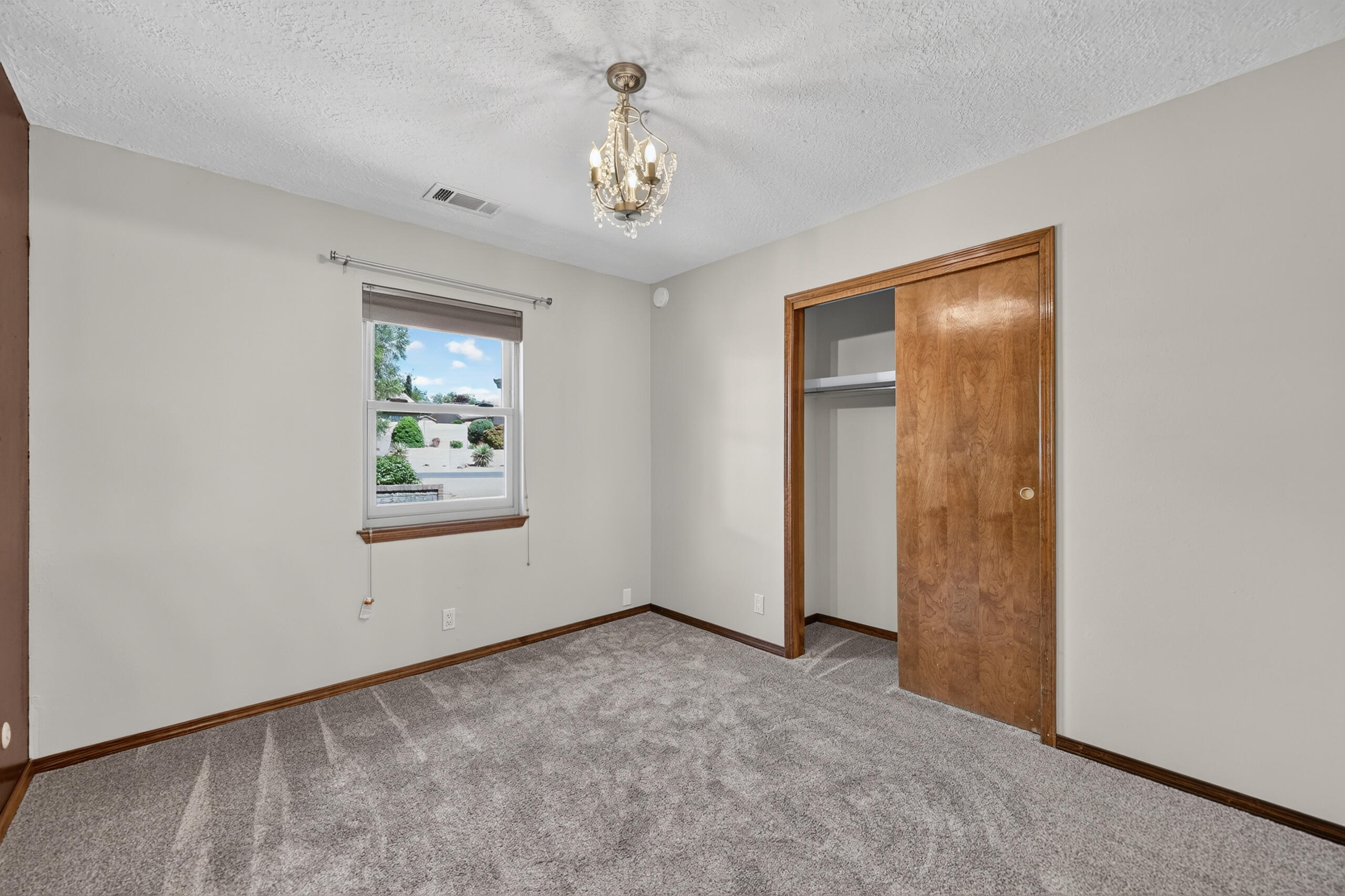 219 Monte Largo Drive NE