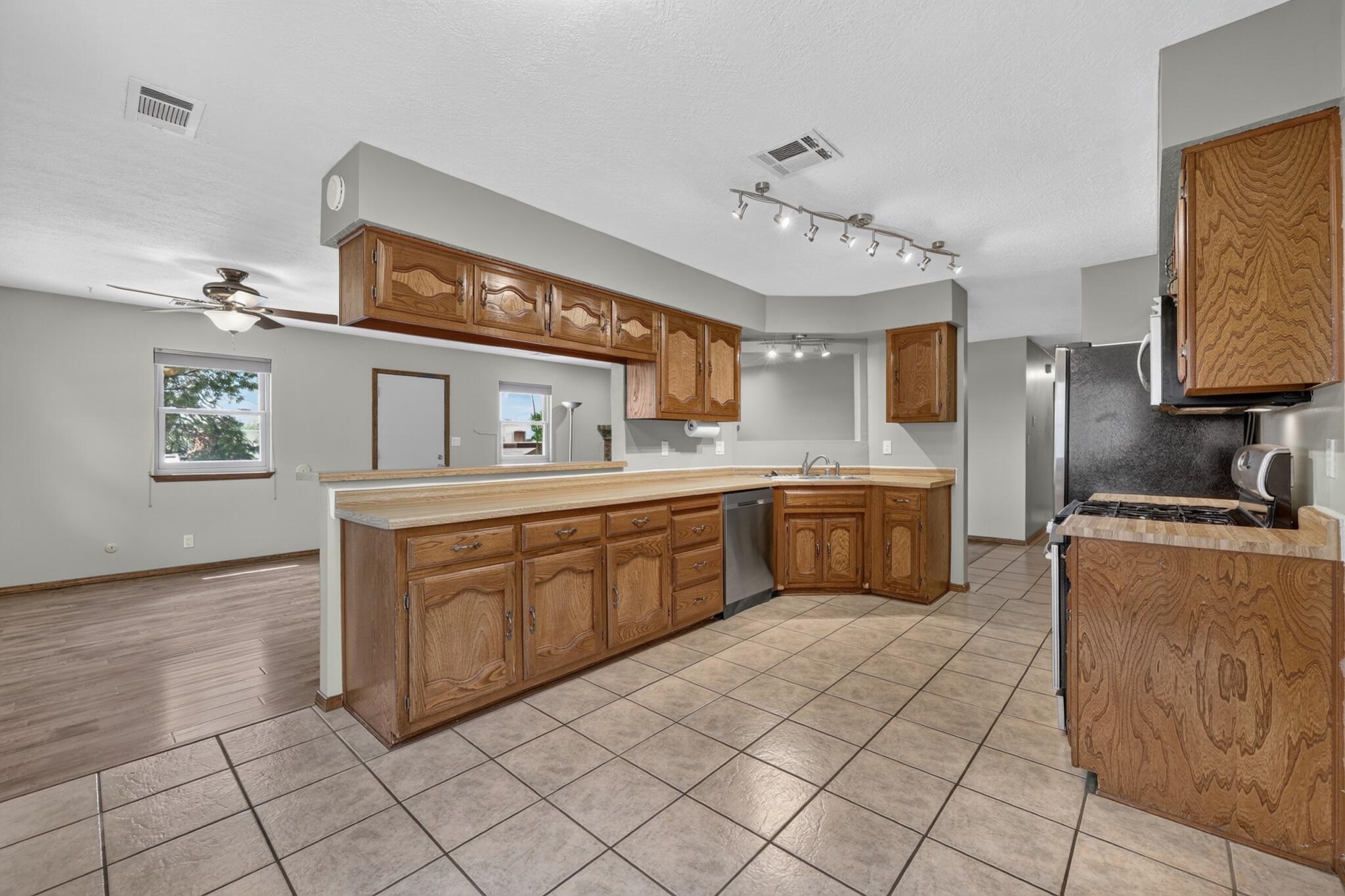 219 Monte Largo Drive NE