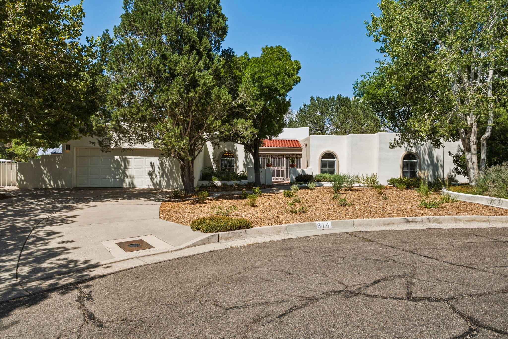 814 Oveja Court SE