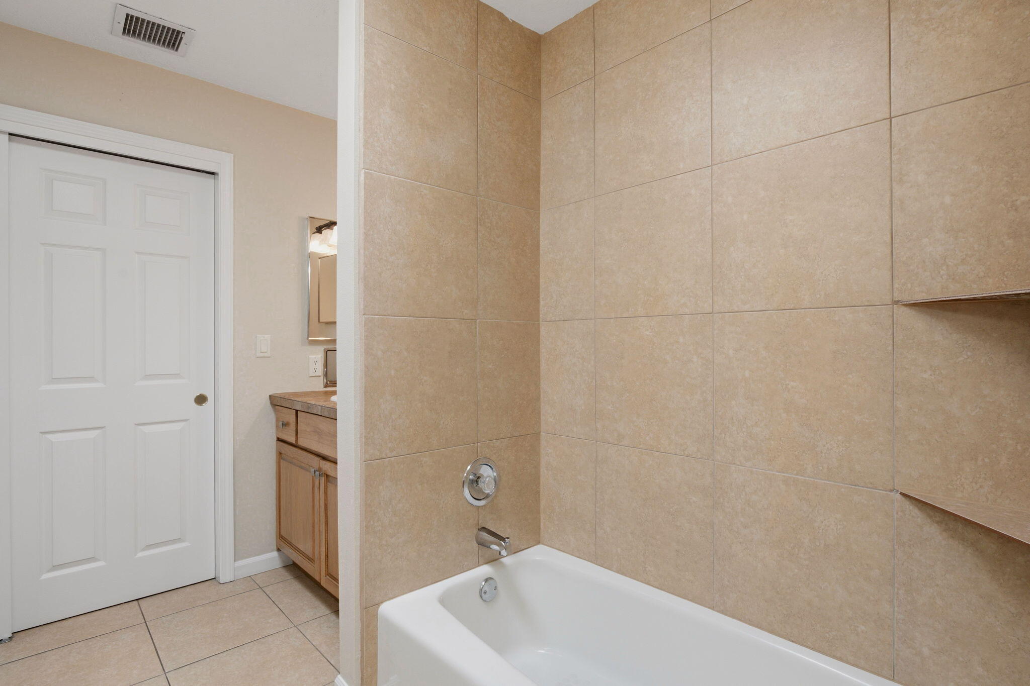 7612 Vista Cedro Court NE