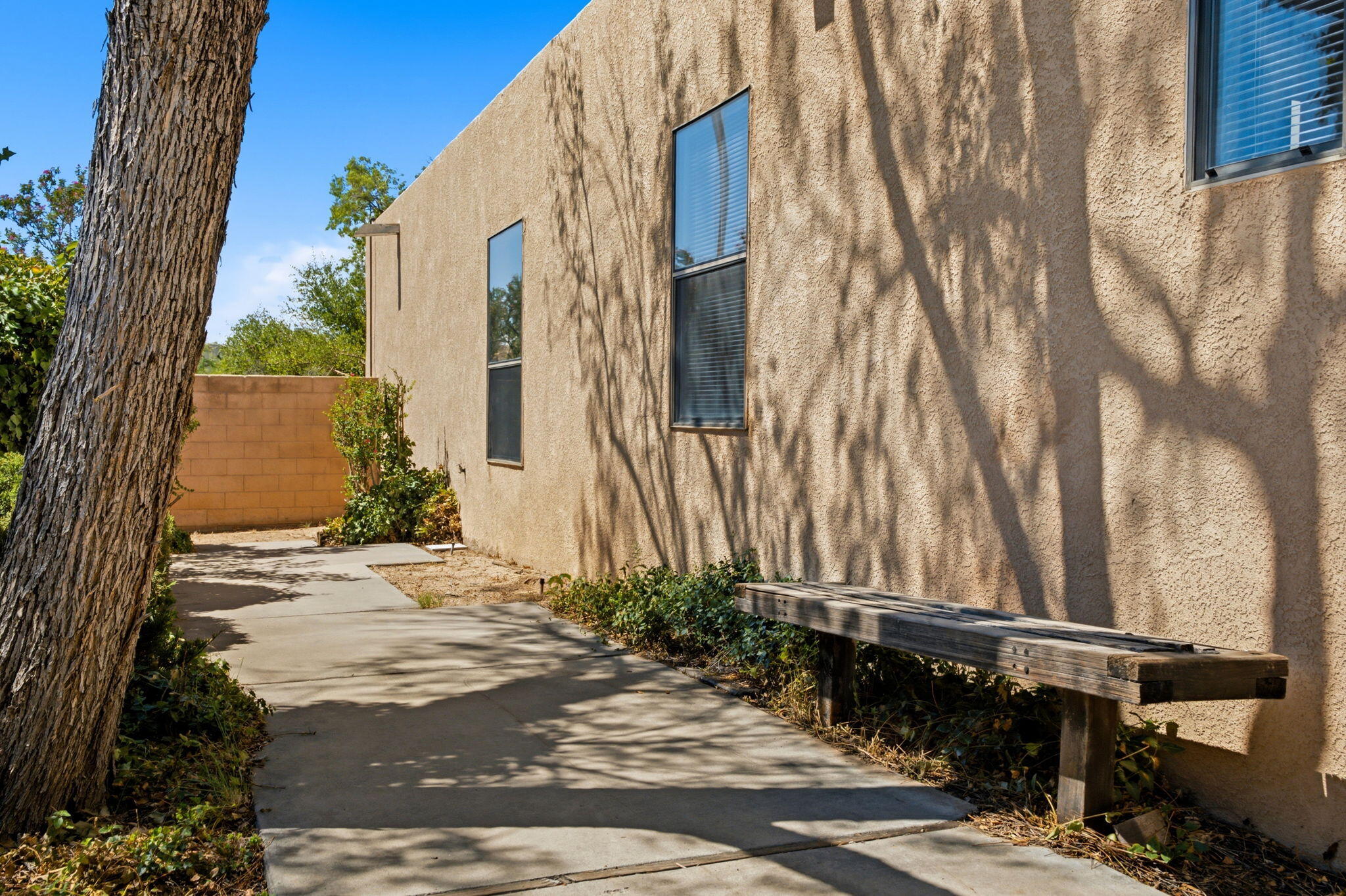7612 Vista Cedro Court NE