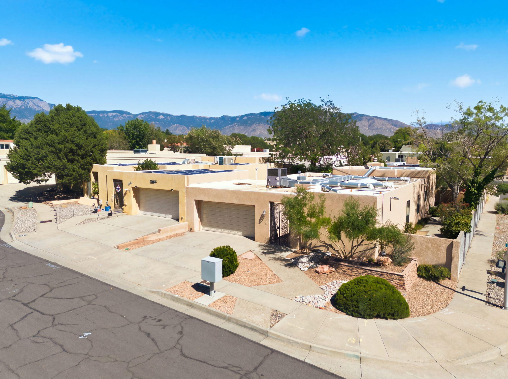 7612 Vista Cedro Court NE