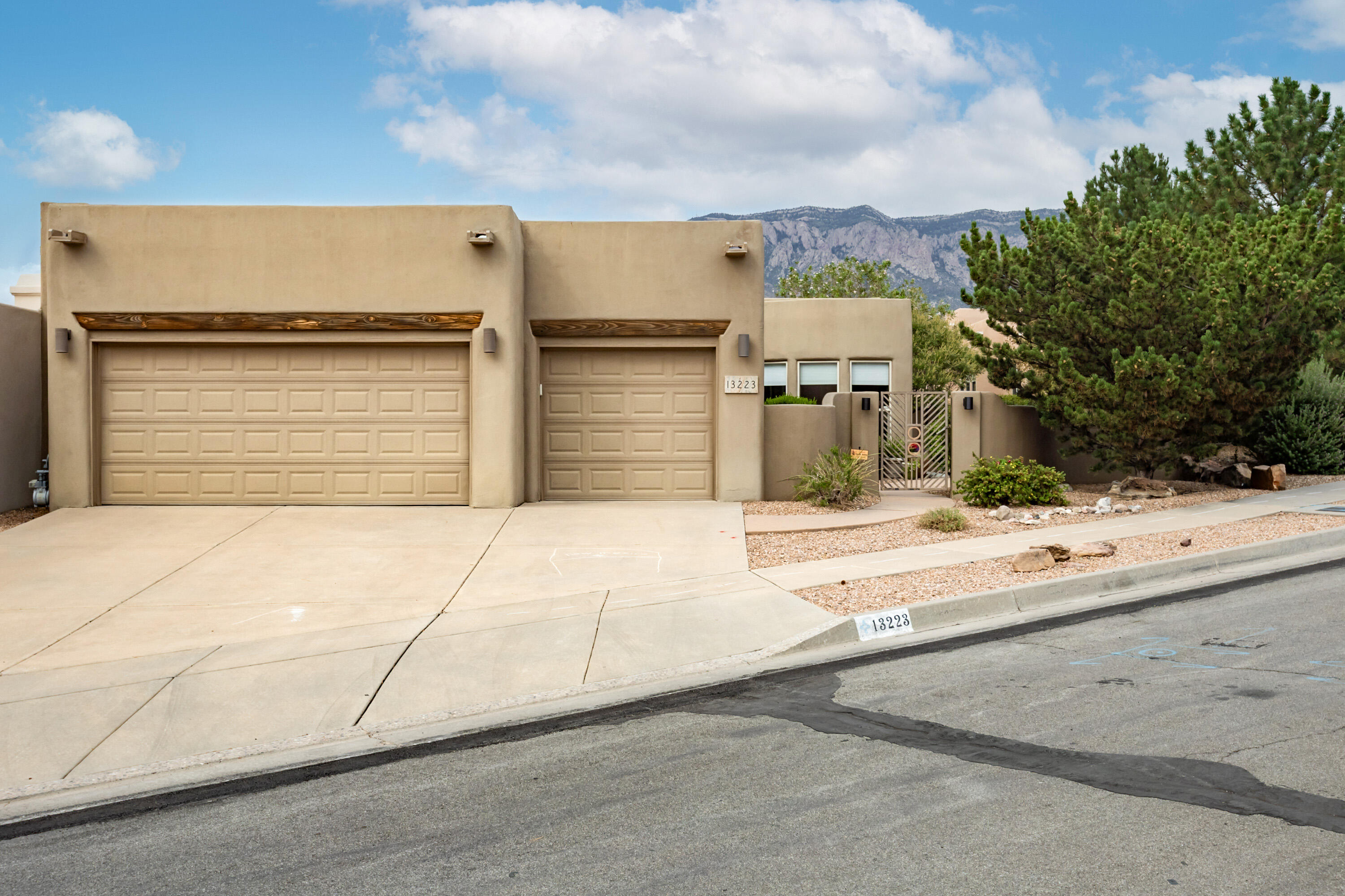 13223 Moondance Place NE