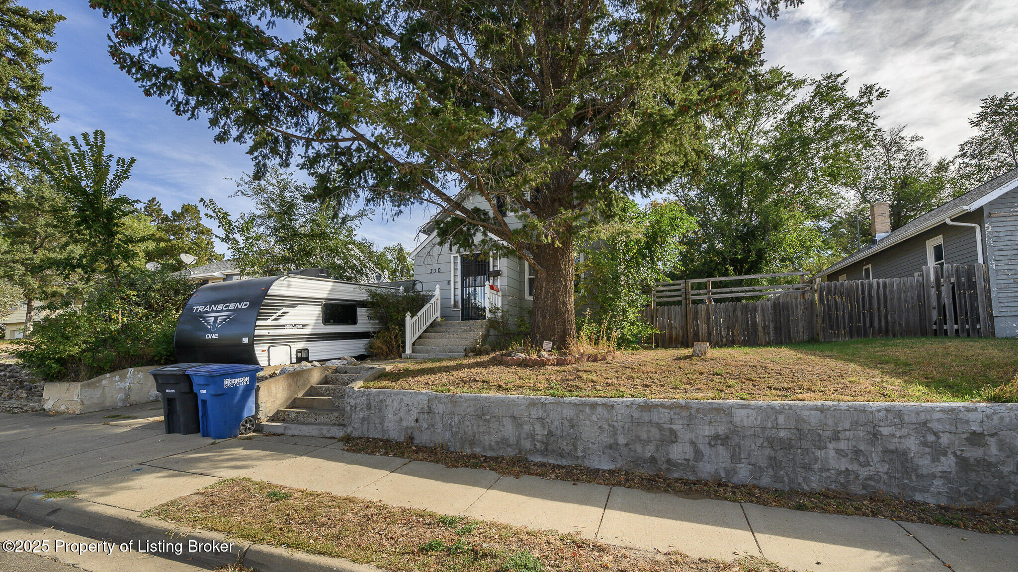 330 8TH Avenue W