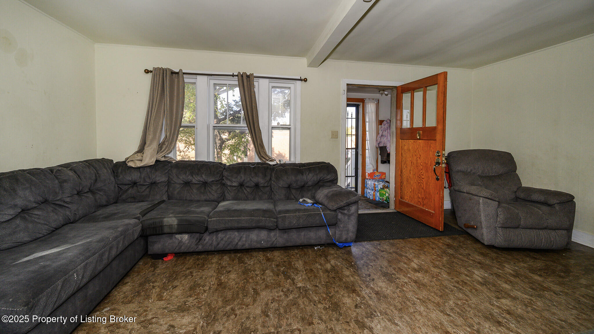 330 8TH Avenue W