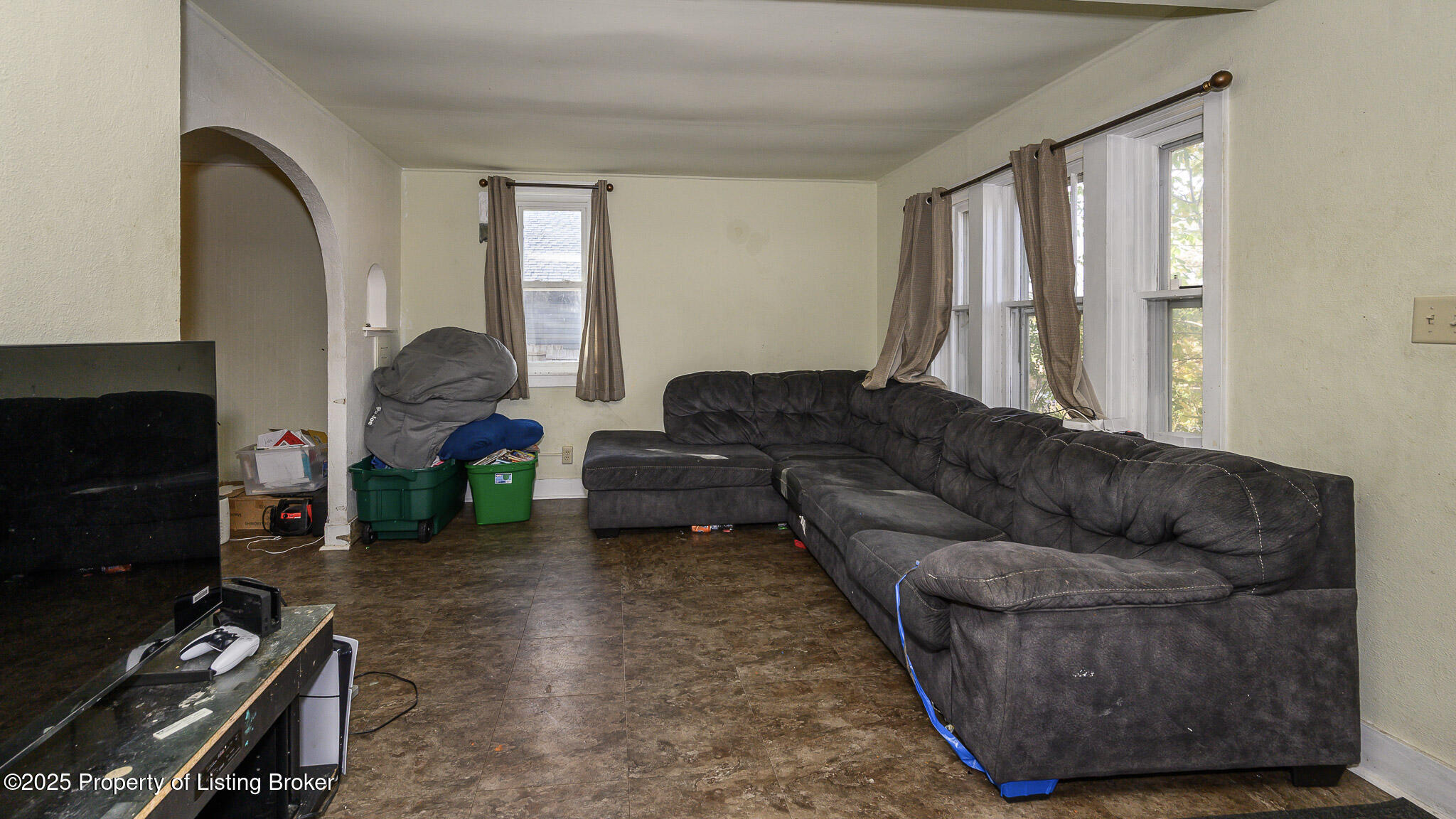 330 8TH Avenue W