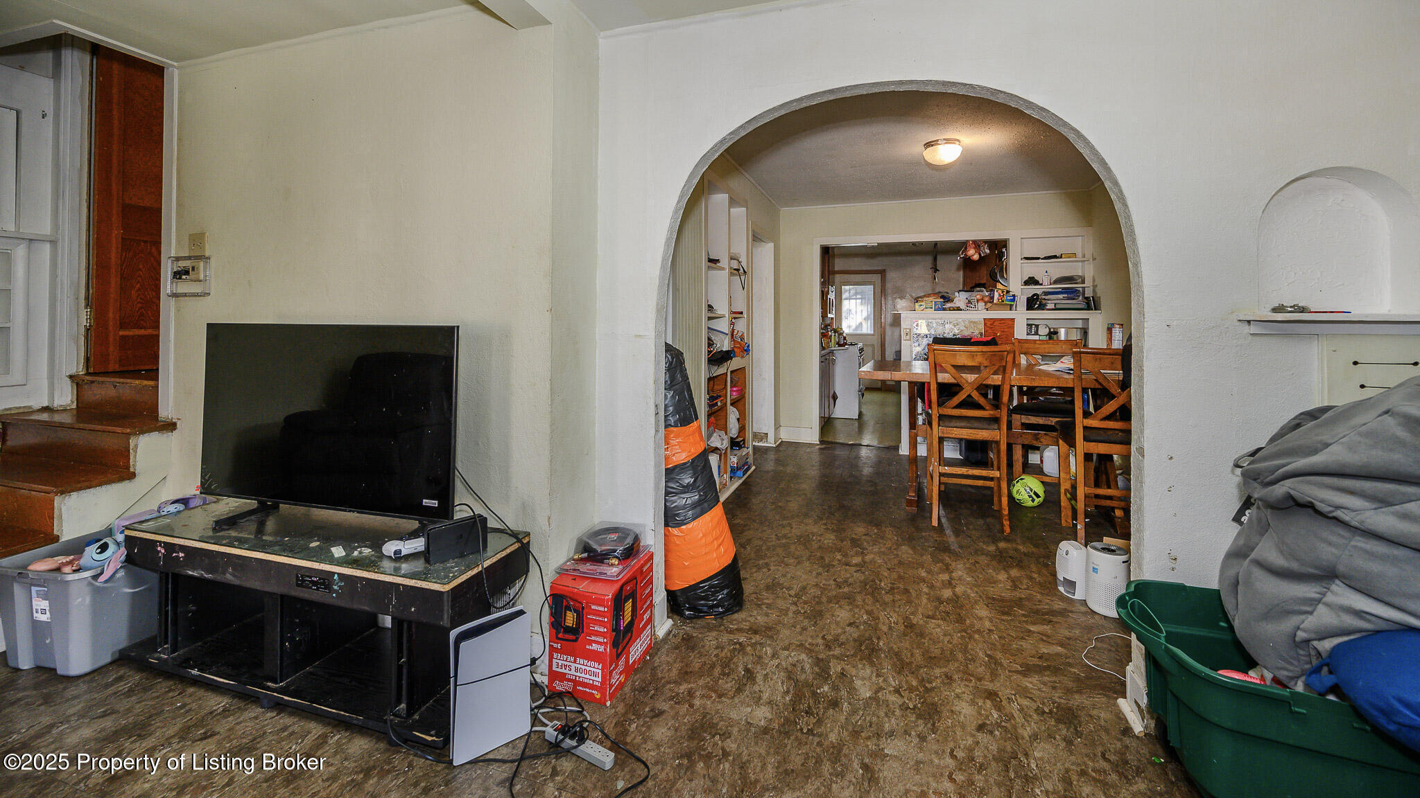 330 8TH Avenue W