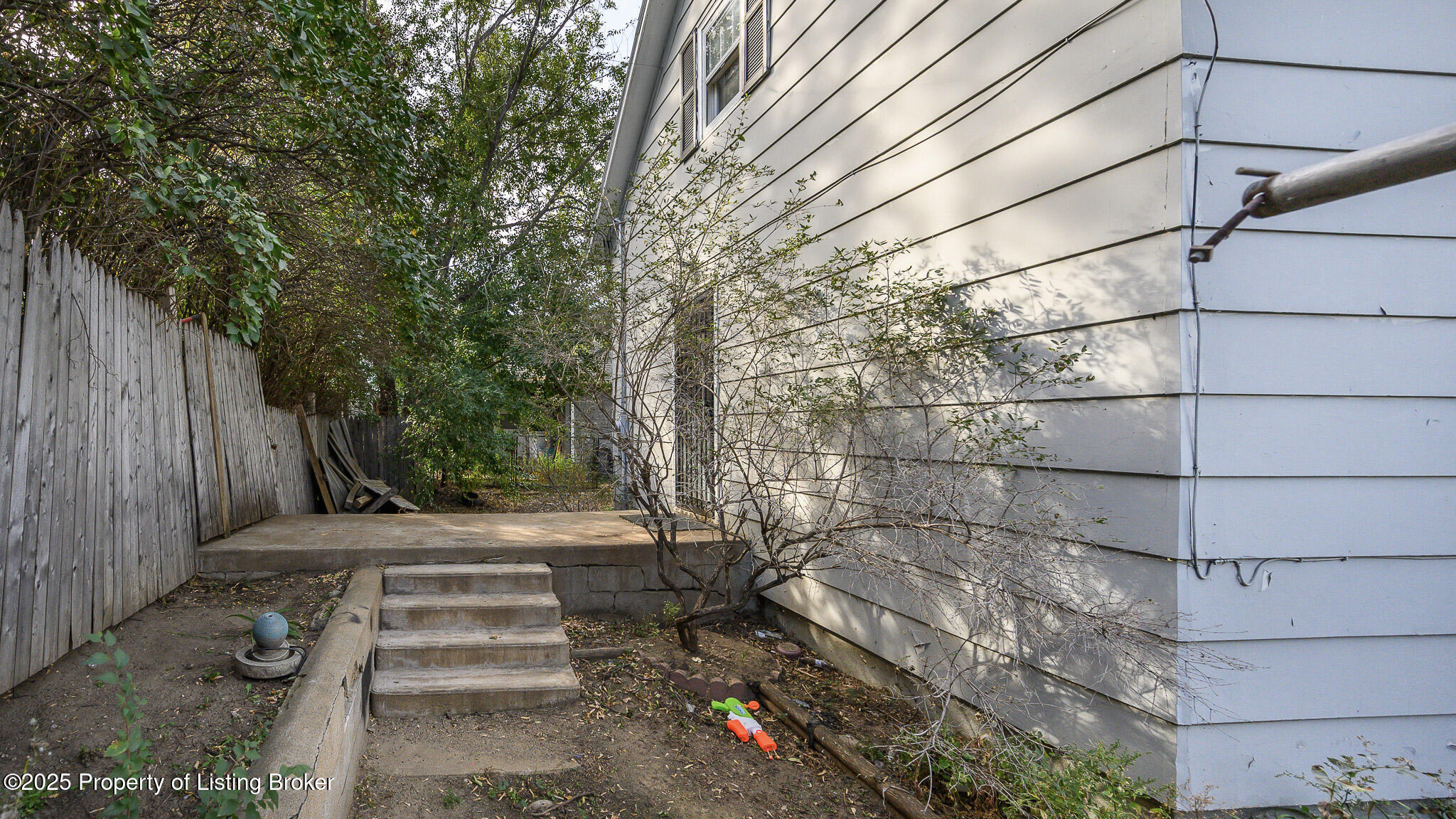 330 8TH Avenue W
