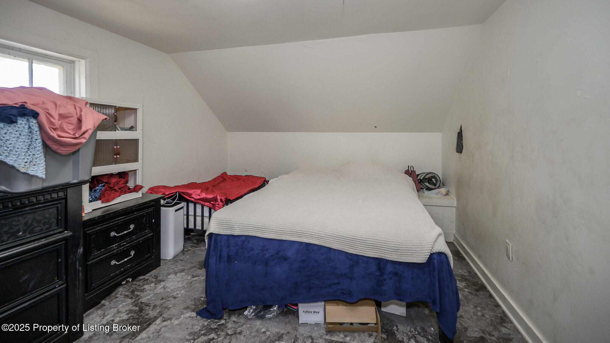 330 8TH Avenue W