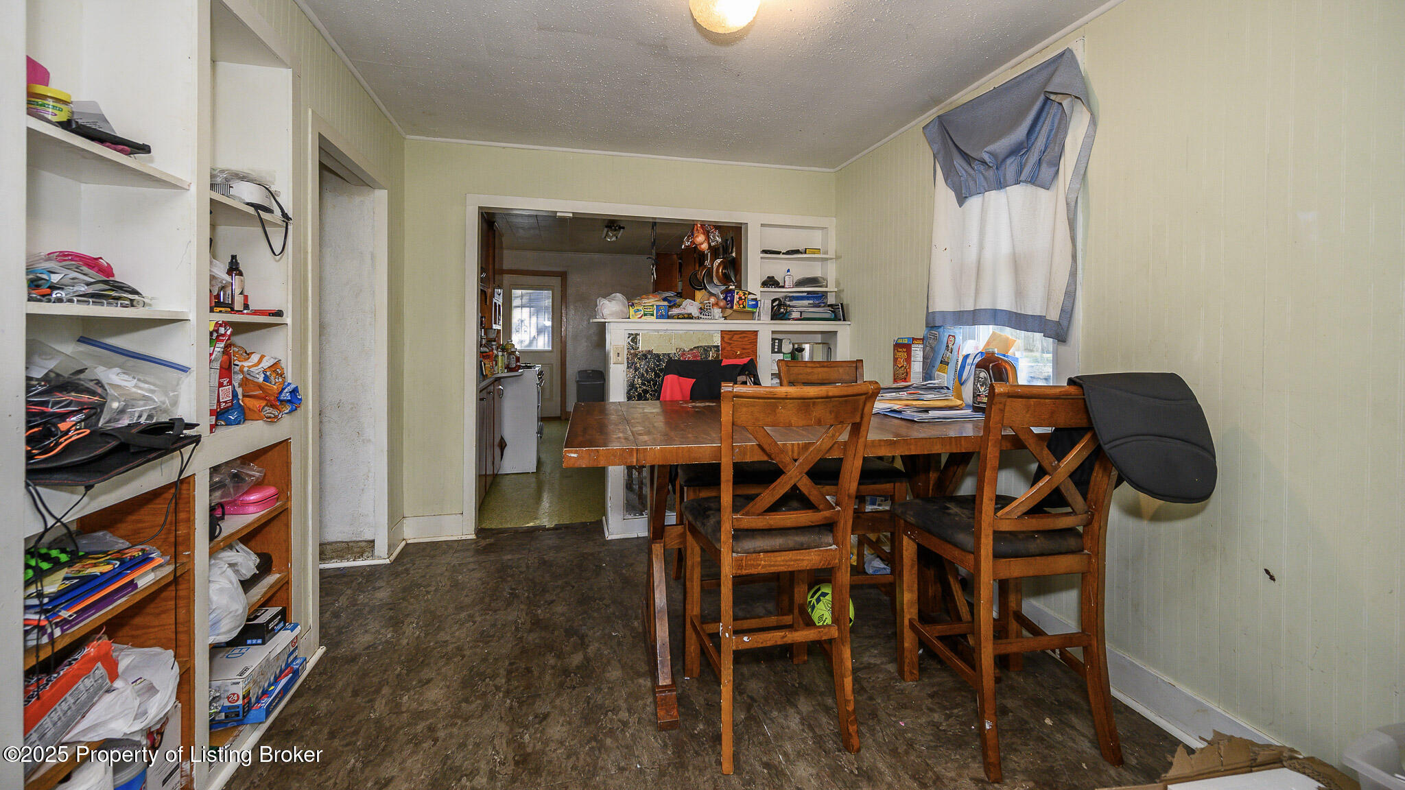 330 8TH Avenue W