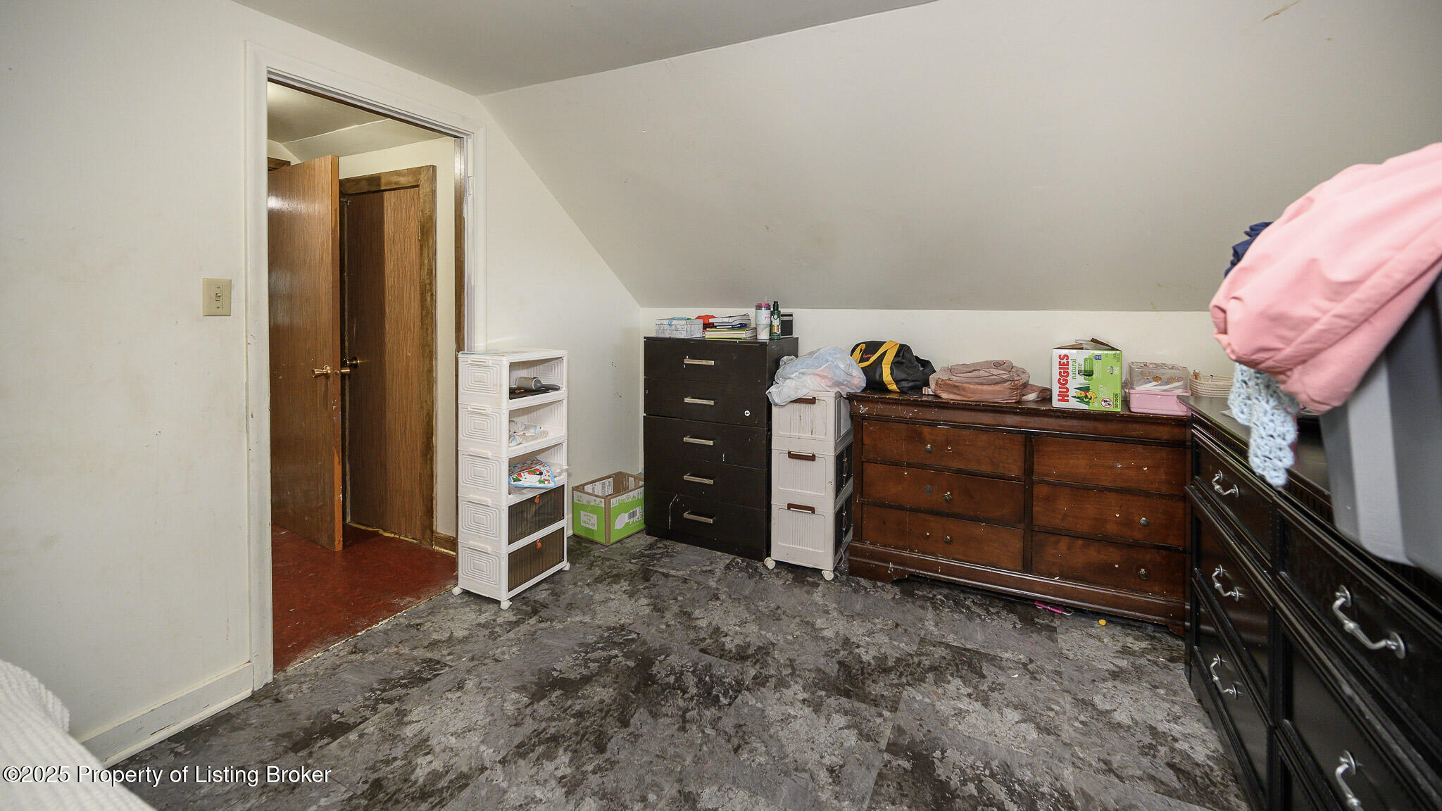 330 8TH Avenue W