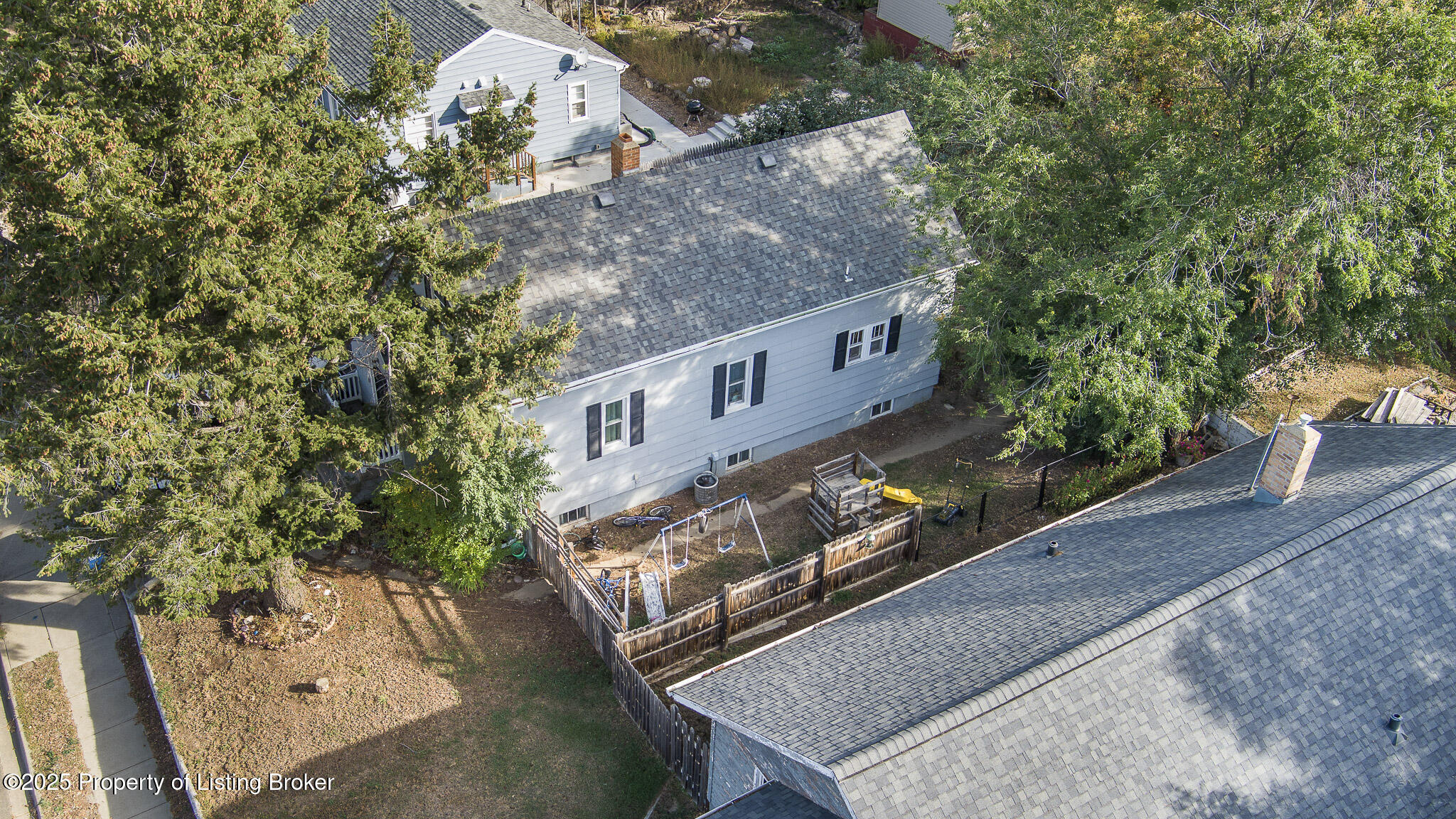 330 8TH Avenue W