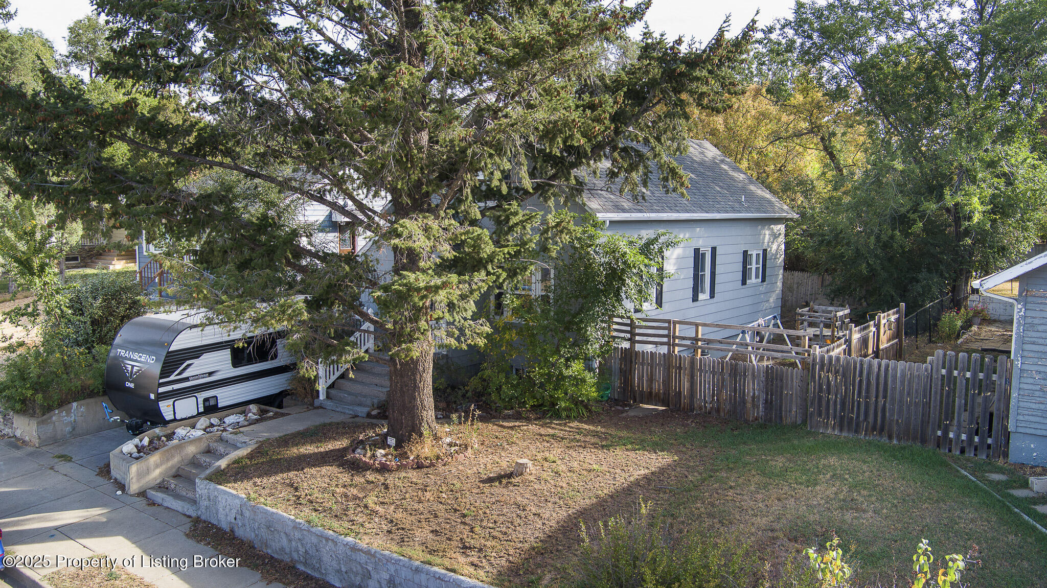 330 8TH Avenue W