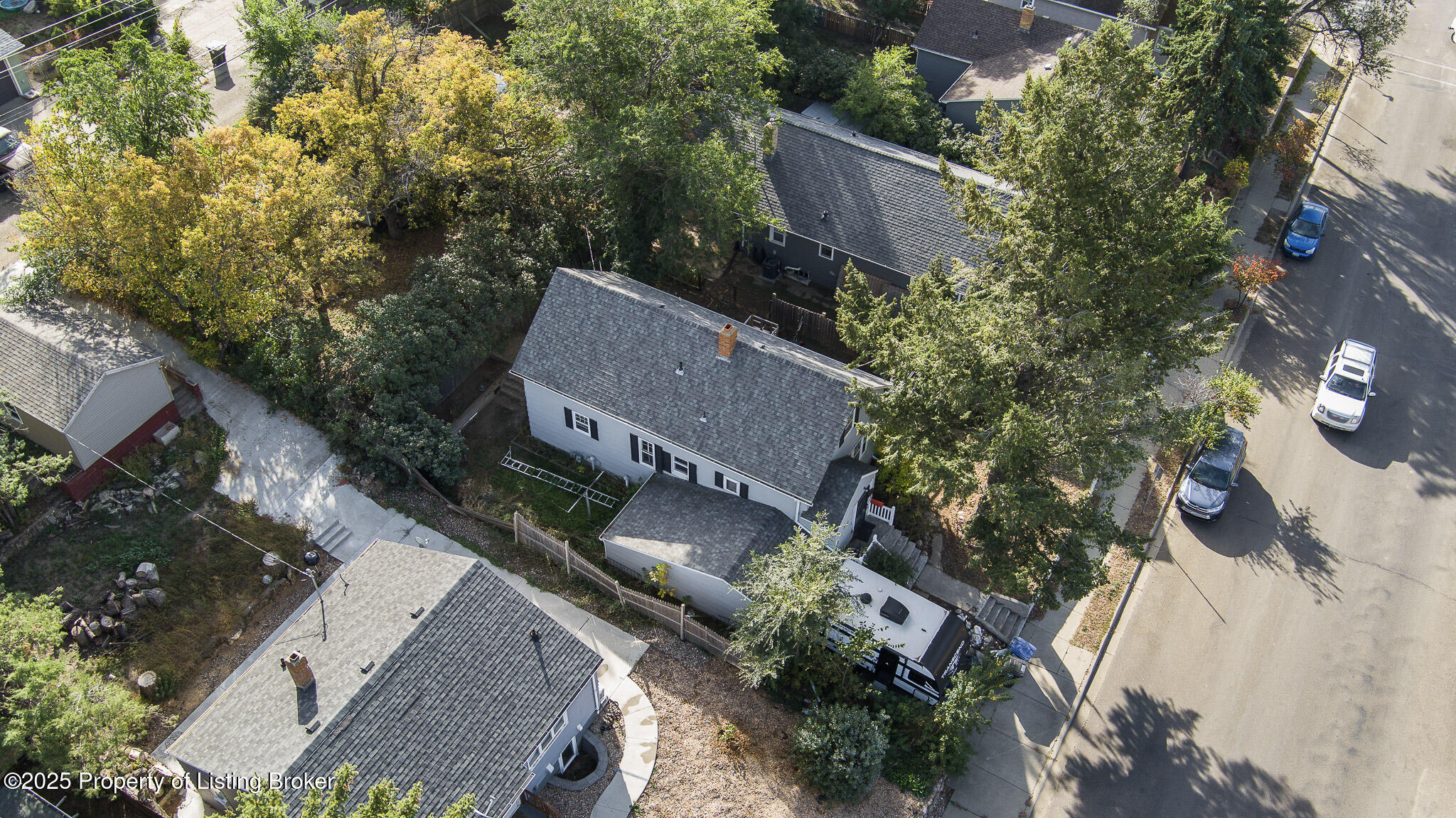 330 8TH Avenue W