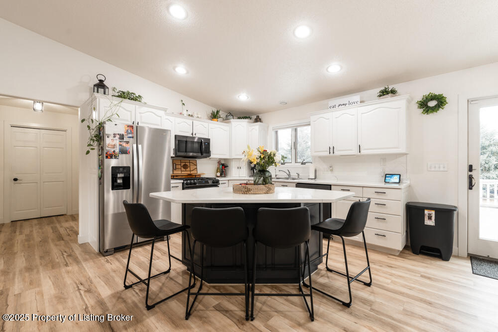 3066 Lakeview Drive