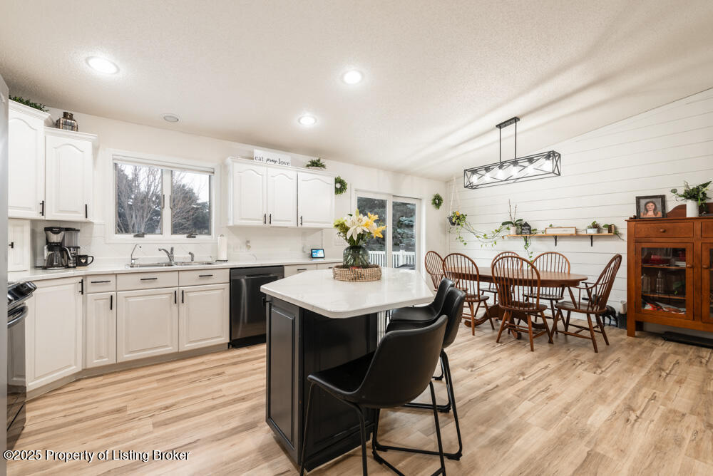 3066 Lakeview Drive