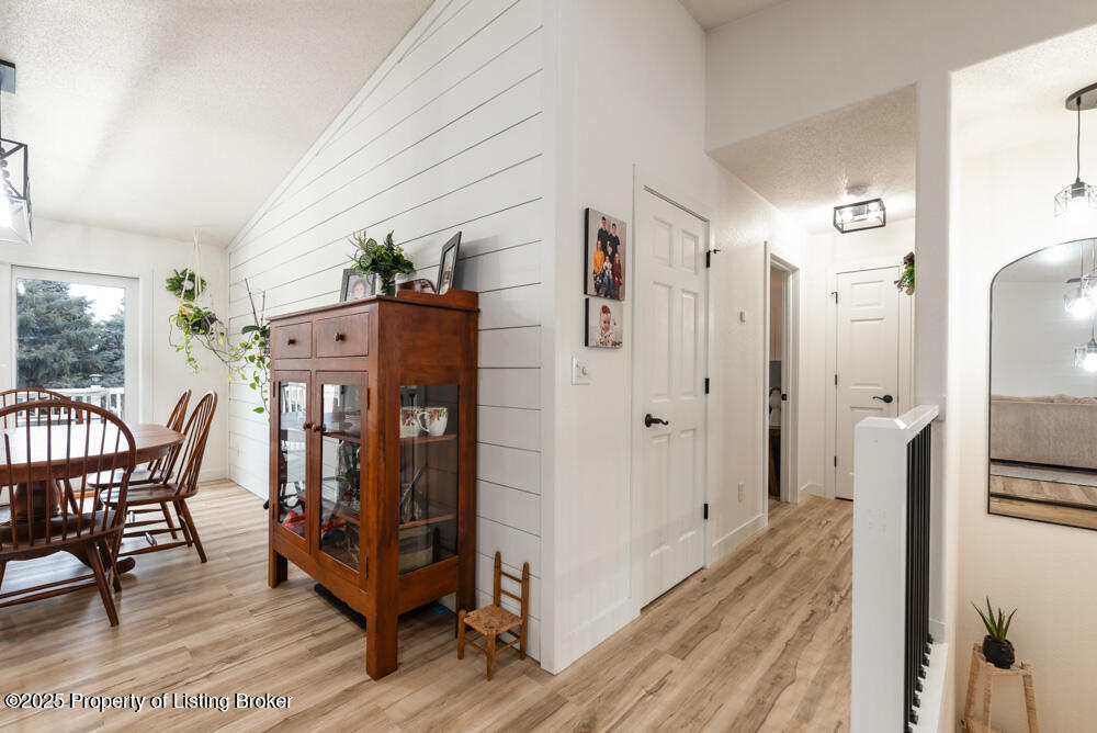 3066 Lakeview Drive