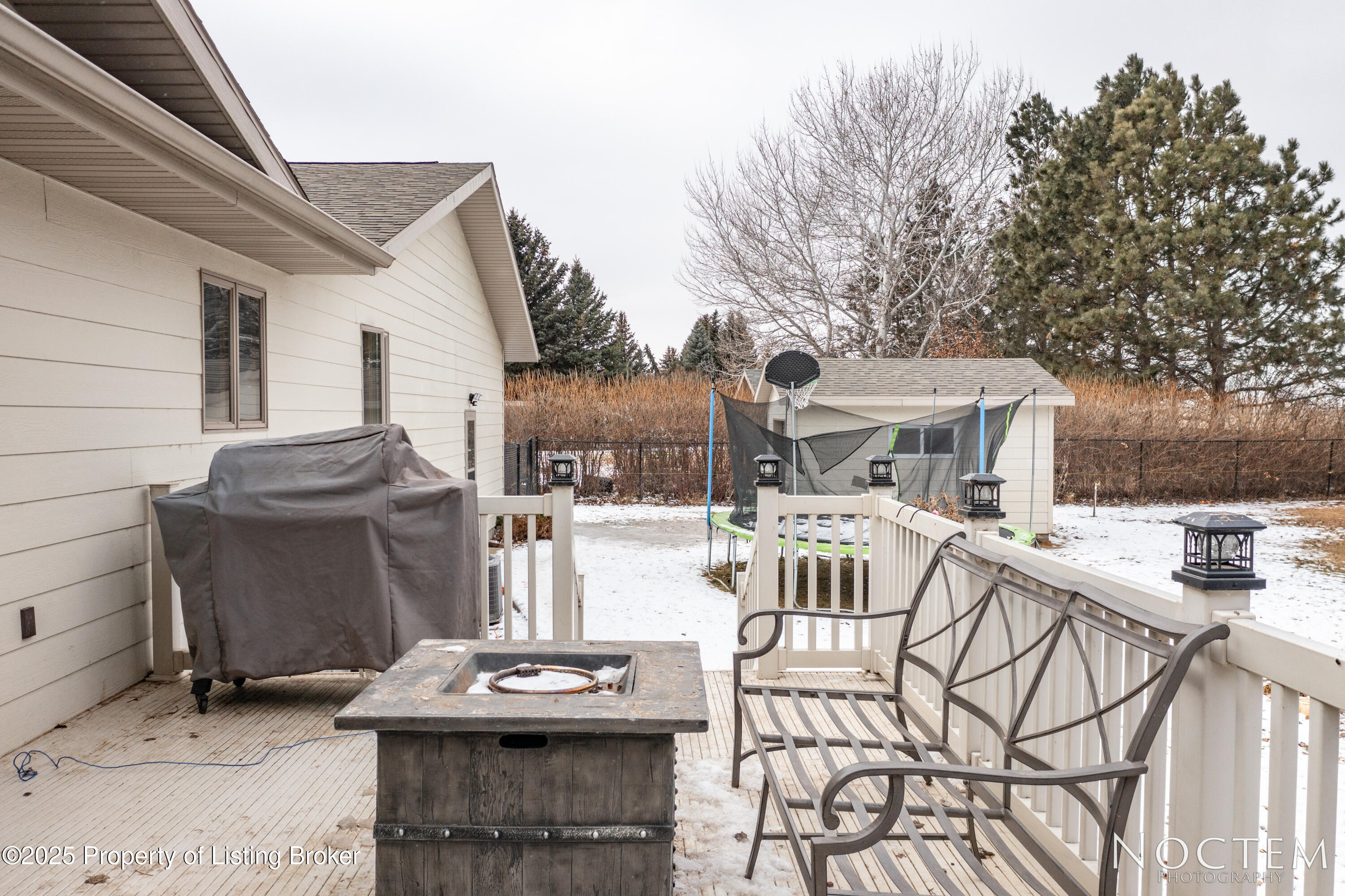 3066 Lakeview Drive