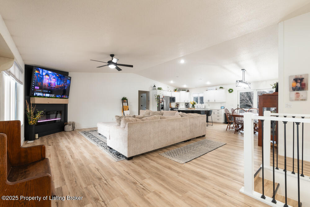 3066 Lakeview Drive