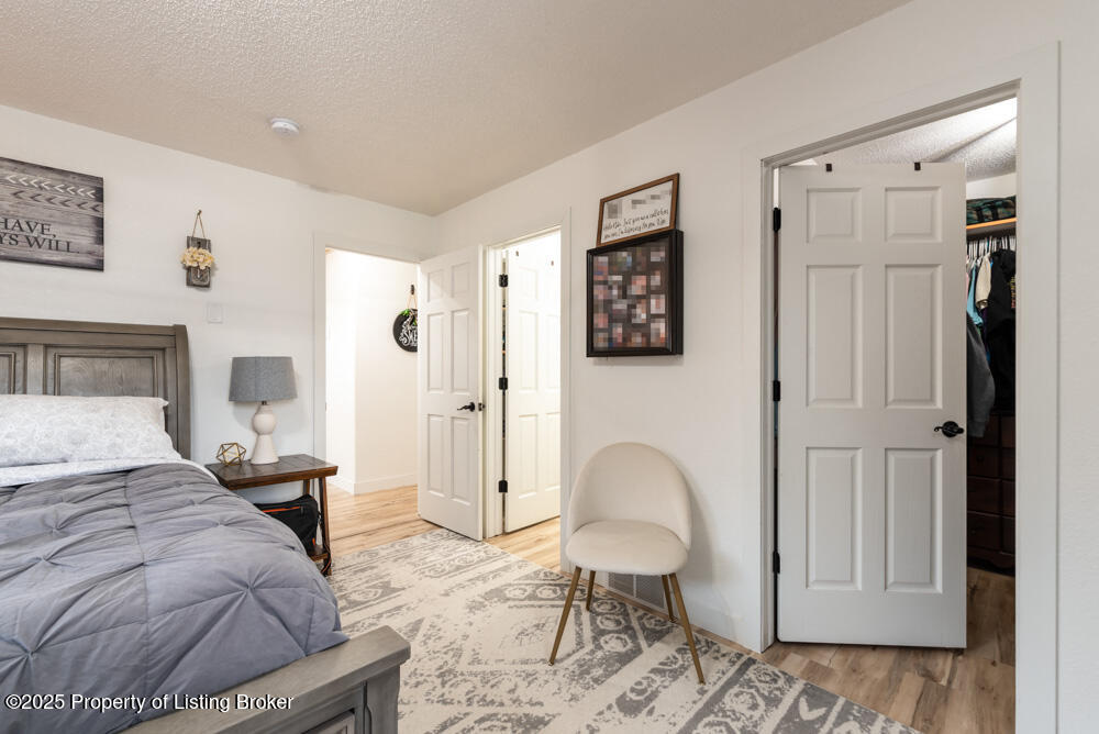 3066 Lakeview Drive