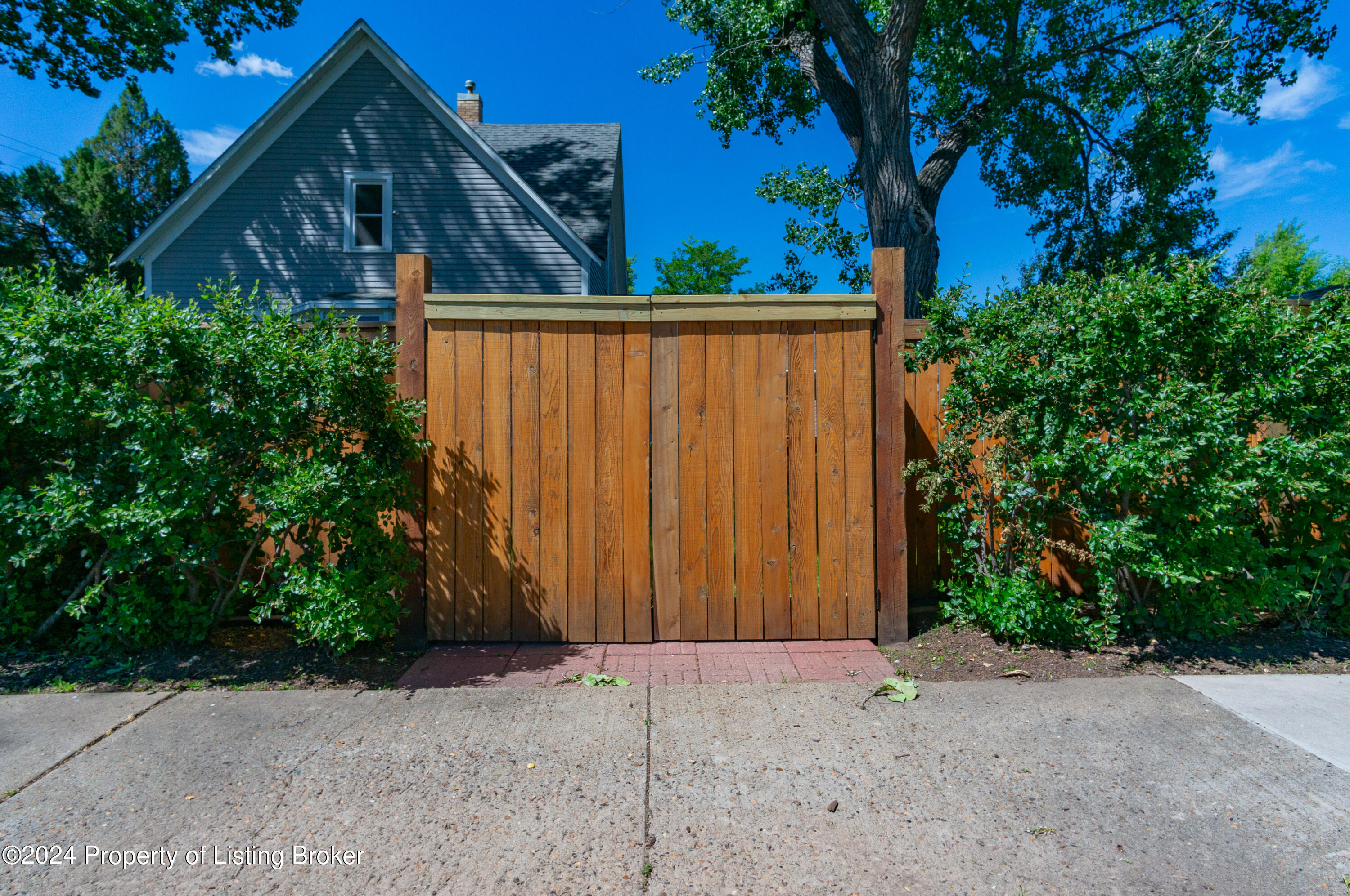 108 6th Avenue E