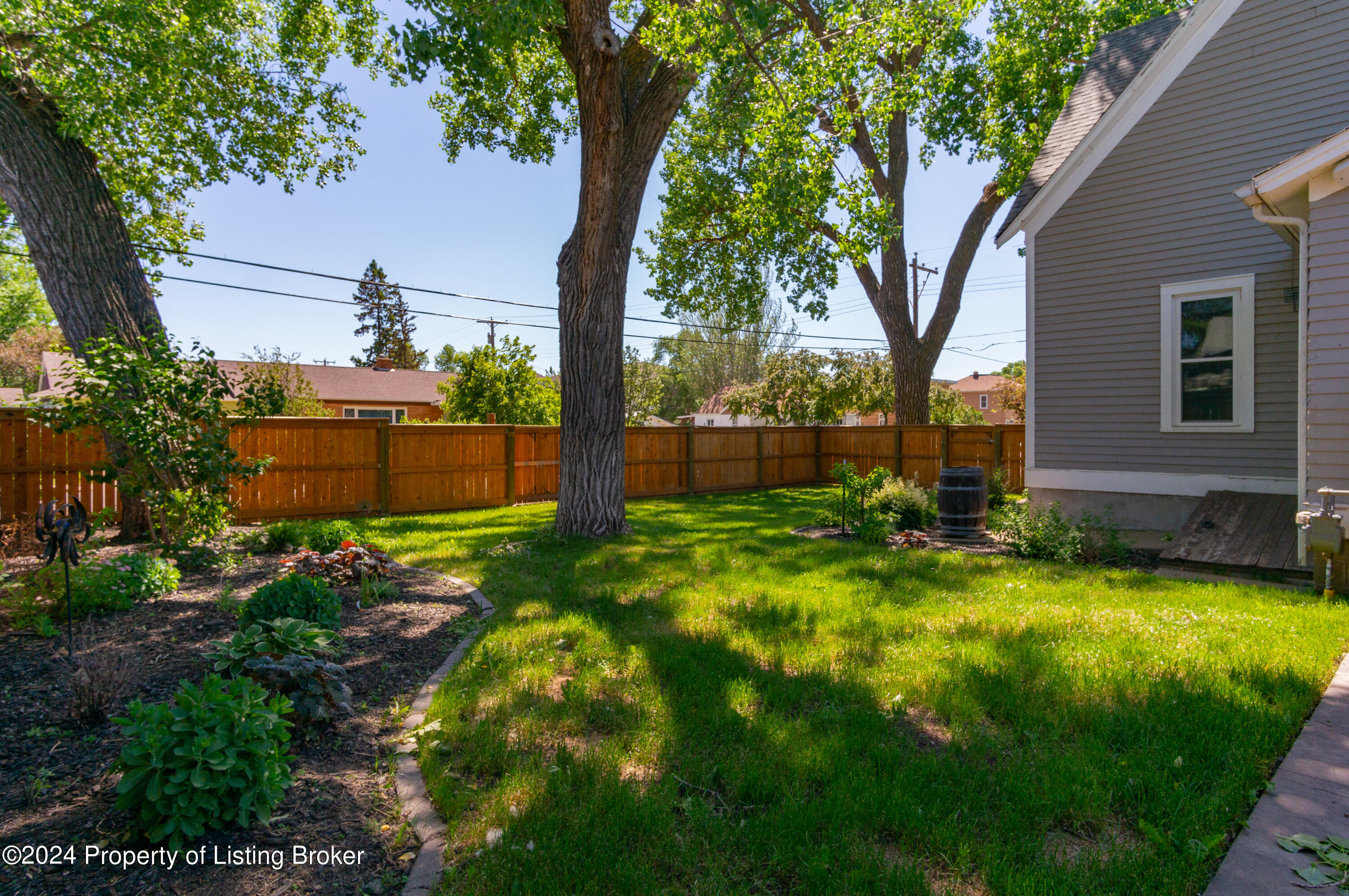 108 6th Avenue E
